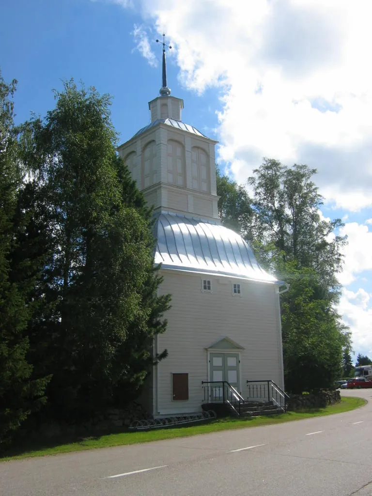 Photo showing: The belfry of Paavola Wooden Church in Siikajoki, Finland.