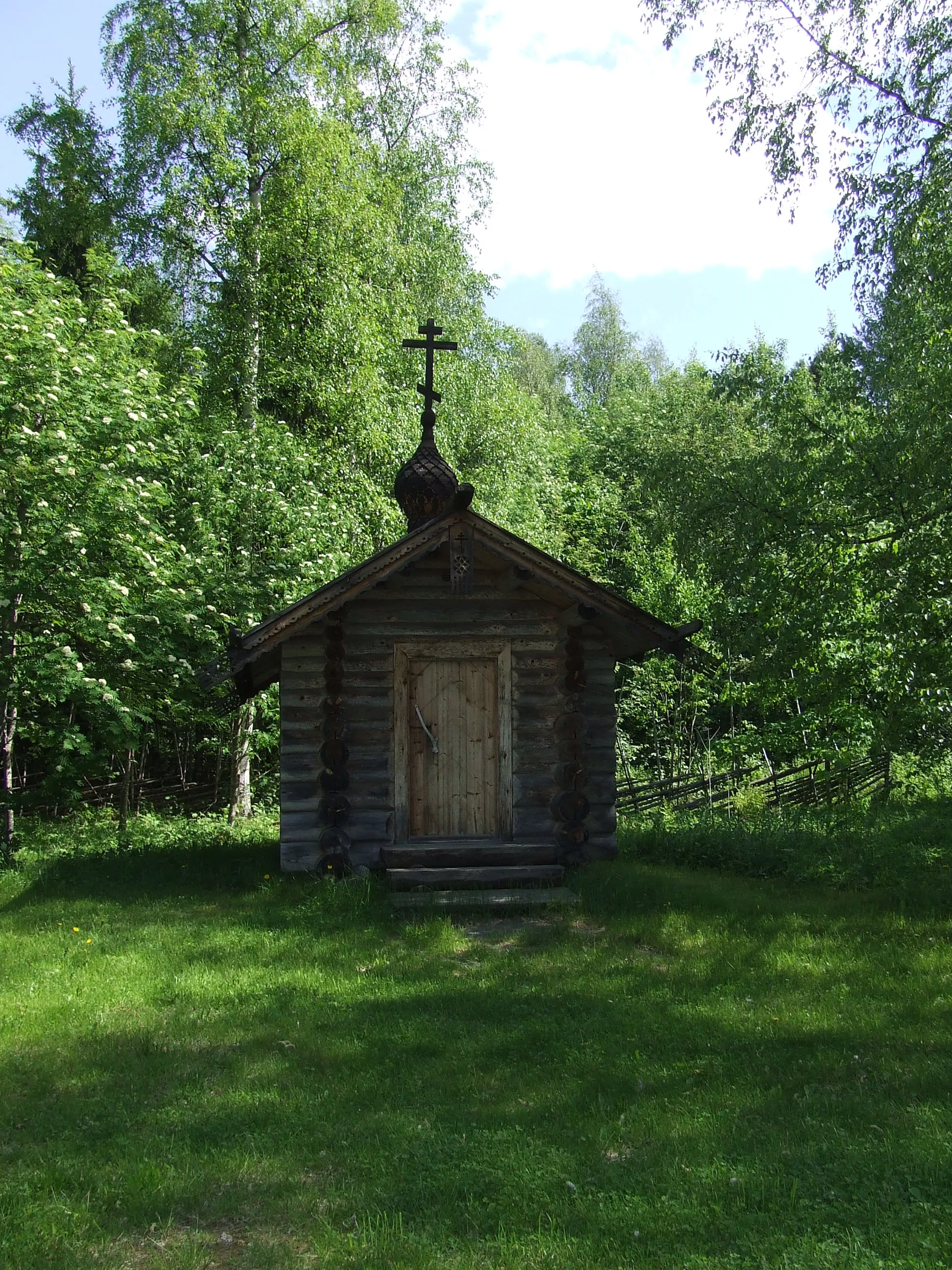 Photo showing: The orthodox chapel concecrated to Herman of Alaska in Kovero village, Joensuu, Finland.