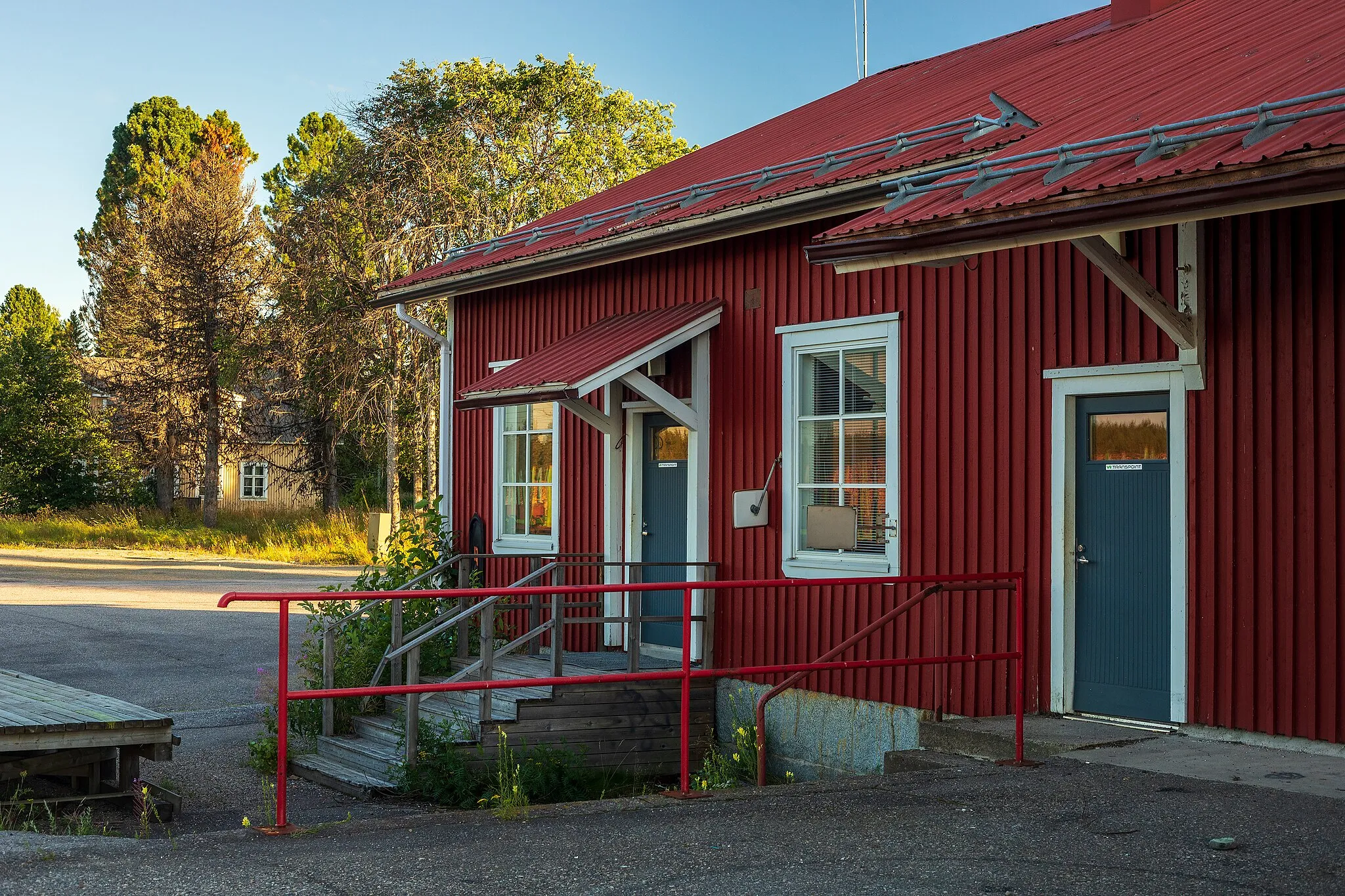 Photo showing: A service building of Kontiomäki railway station in Paltamo, Kainuu, Finland in 2022 August.