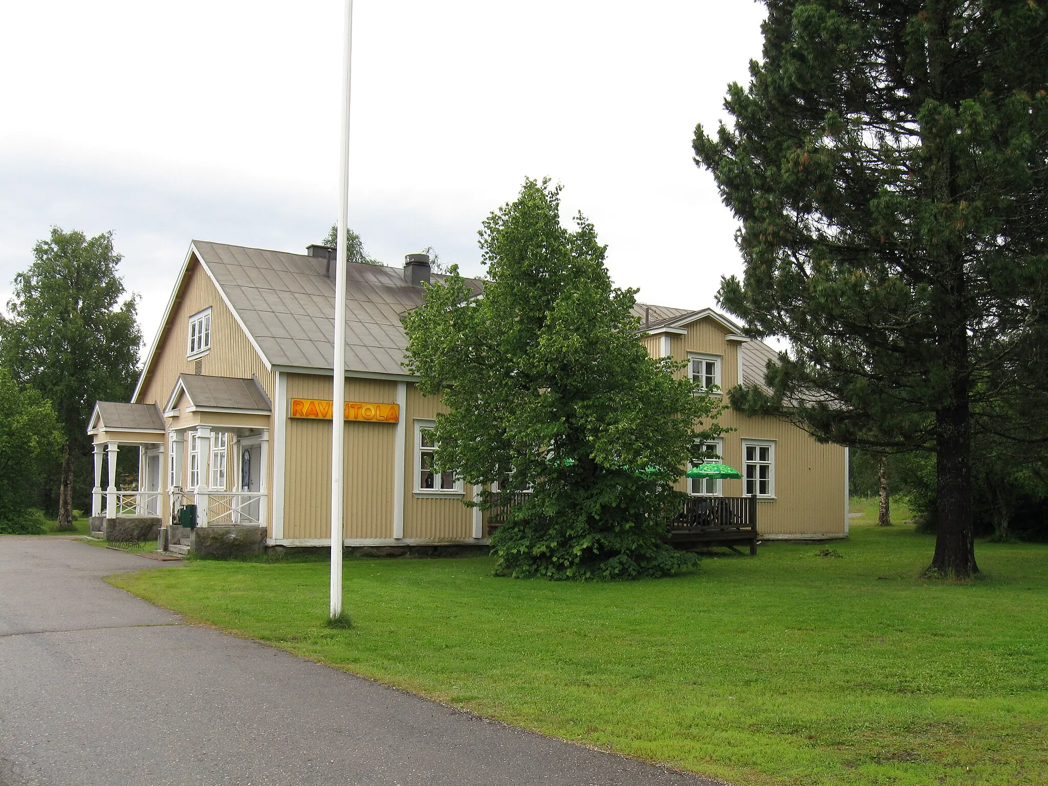 Photo showing: A scene from the Kontiomäki railway station in Paltamo, Finland.