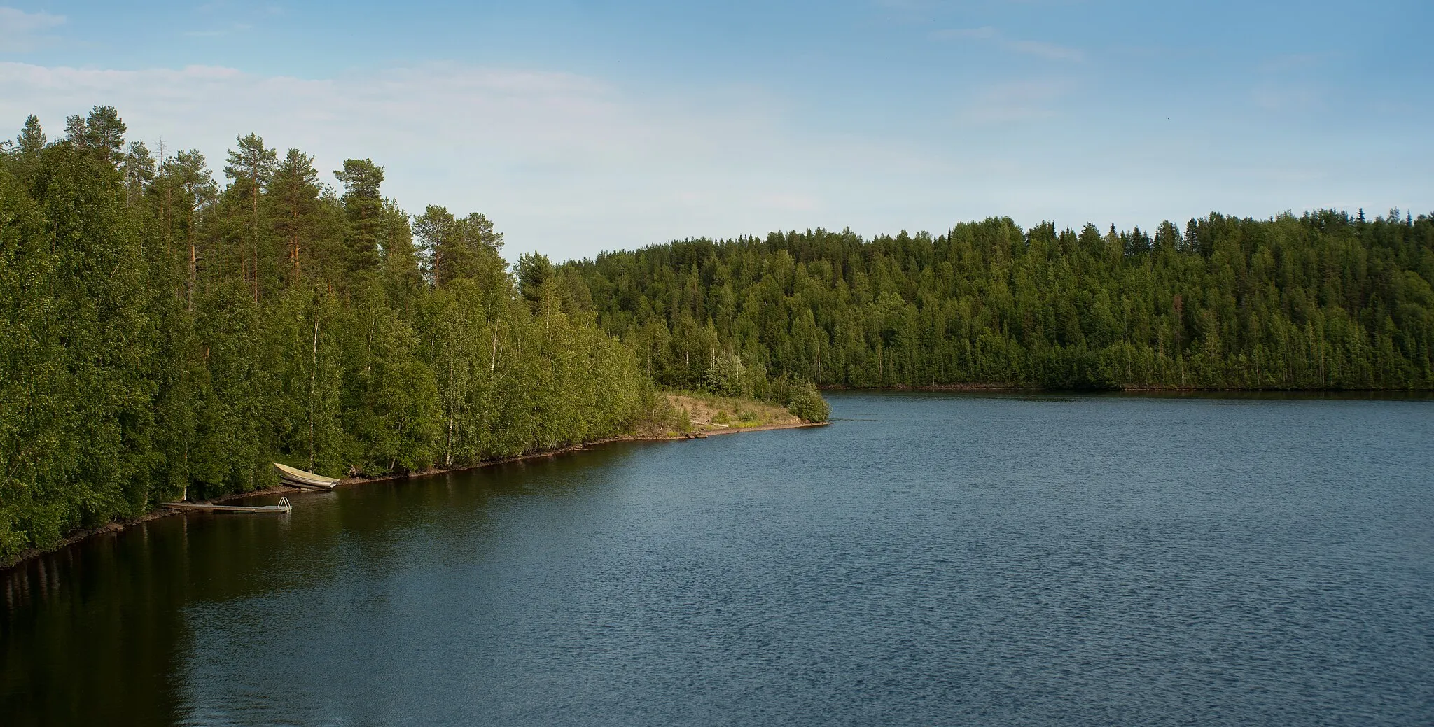 Photo showing: River Kemijoki at Vanttauskoski, Rovaniemi, Finland.