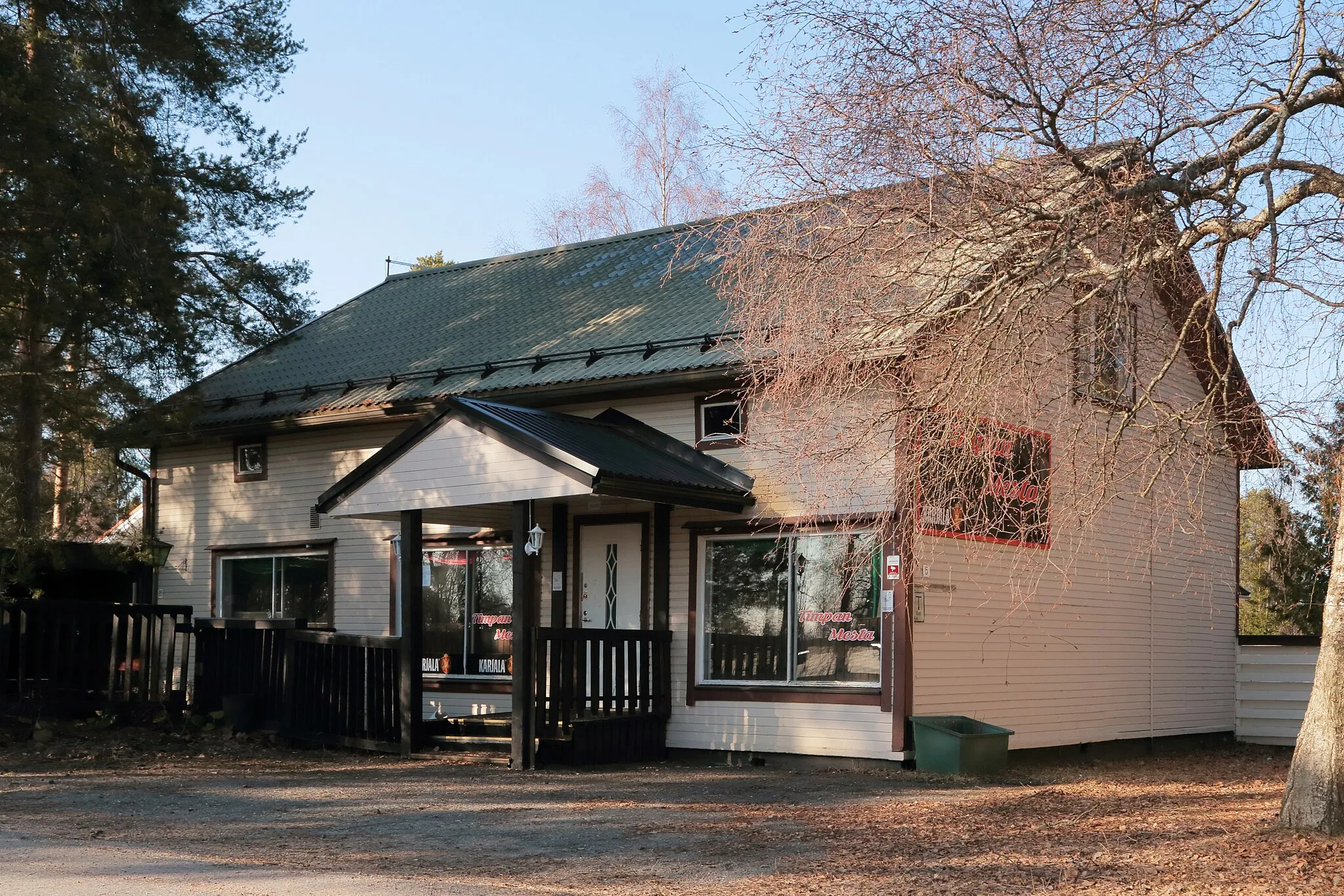 Photo showing: The Timpan Mesta bar in the Myllyoja district of Oulu.