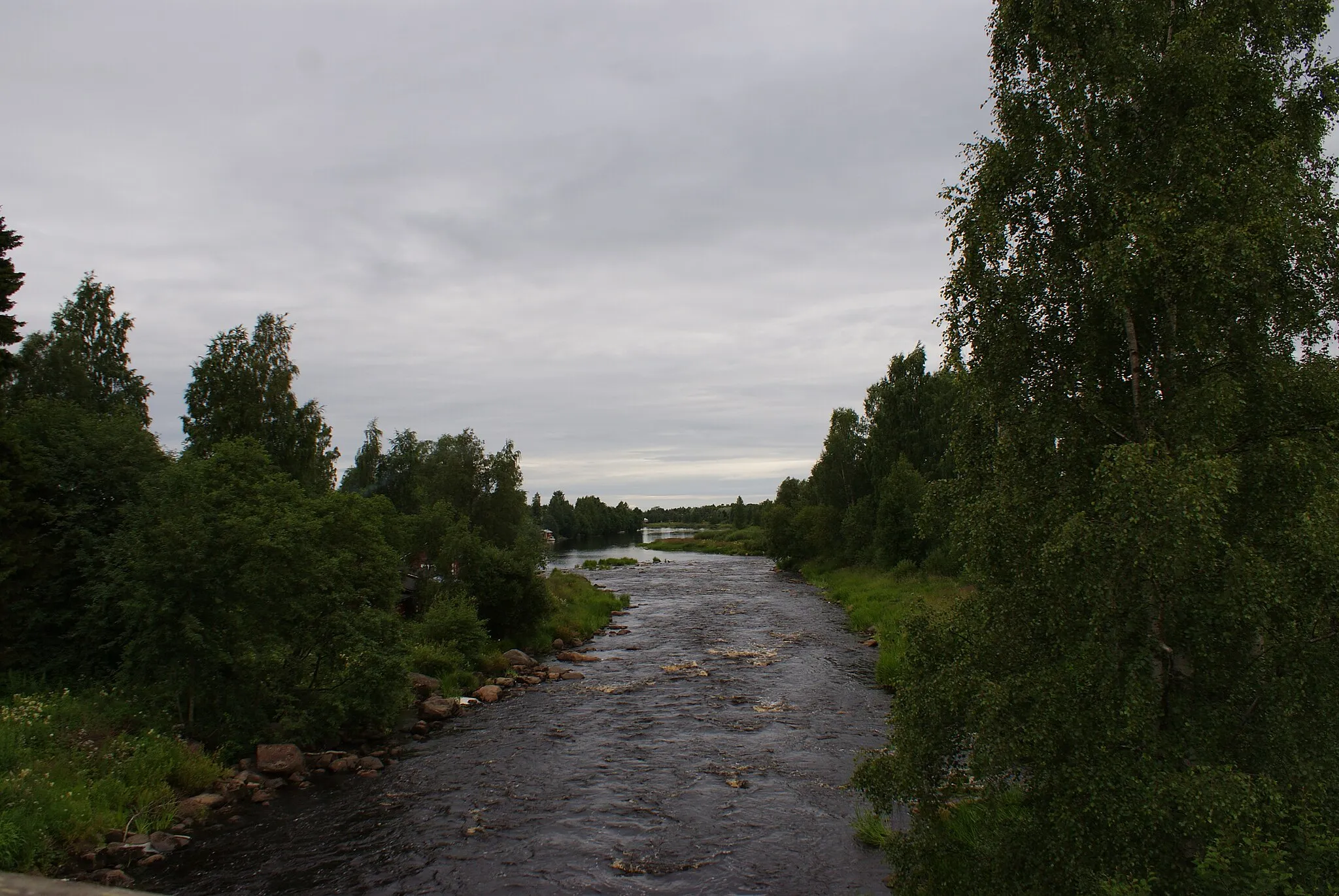 Photo showing: Lestijoki sedd från gamla bron i Himango.