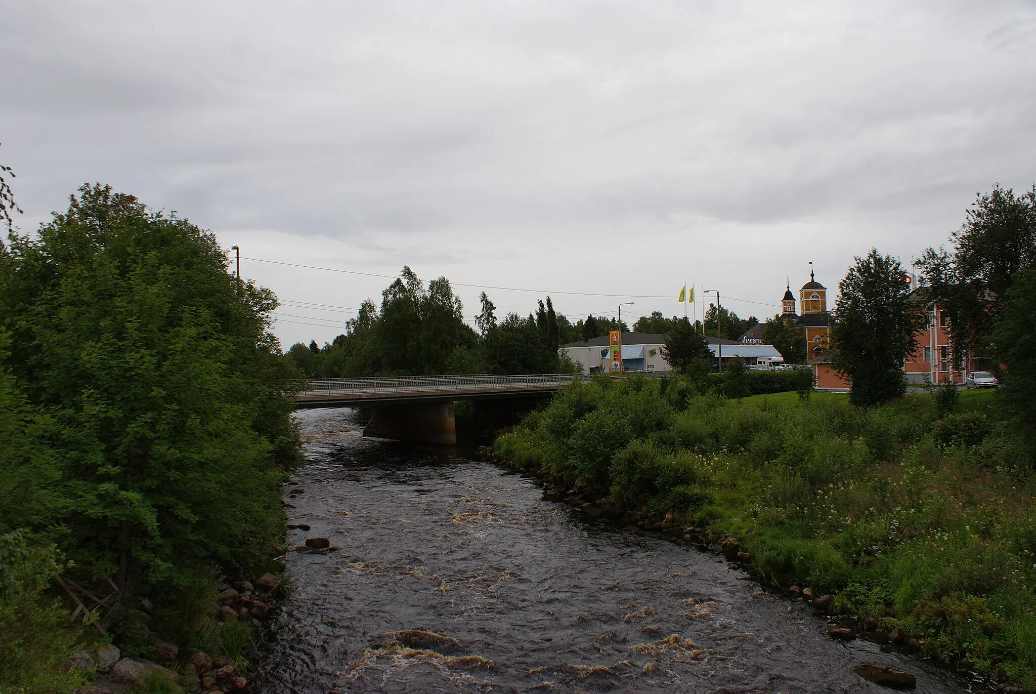 Photo showing: Lestijoki sedd från gamla bron i Himango.