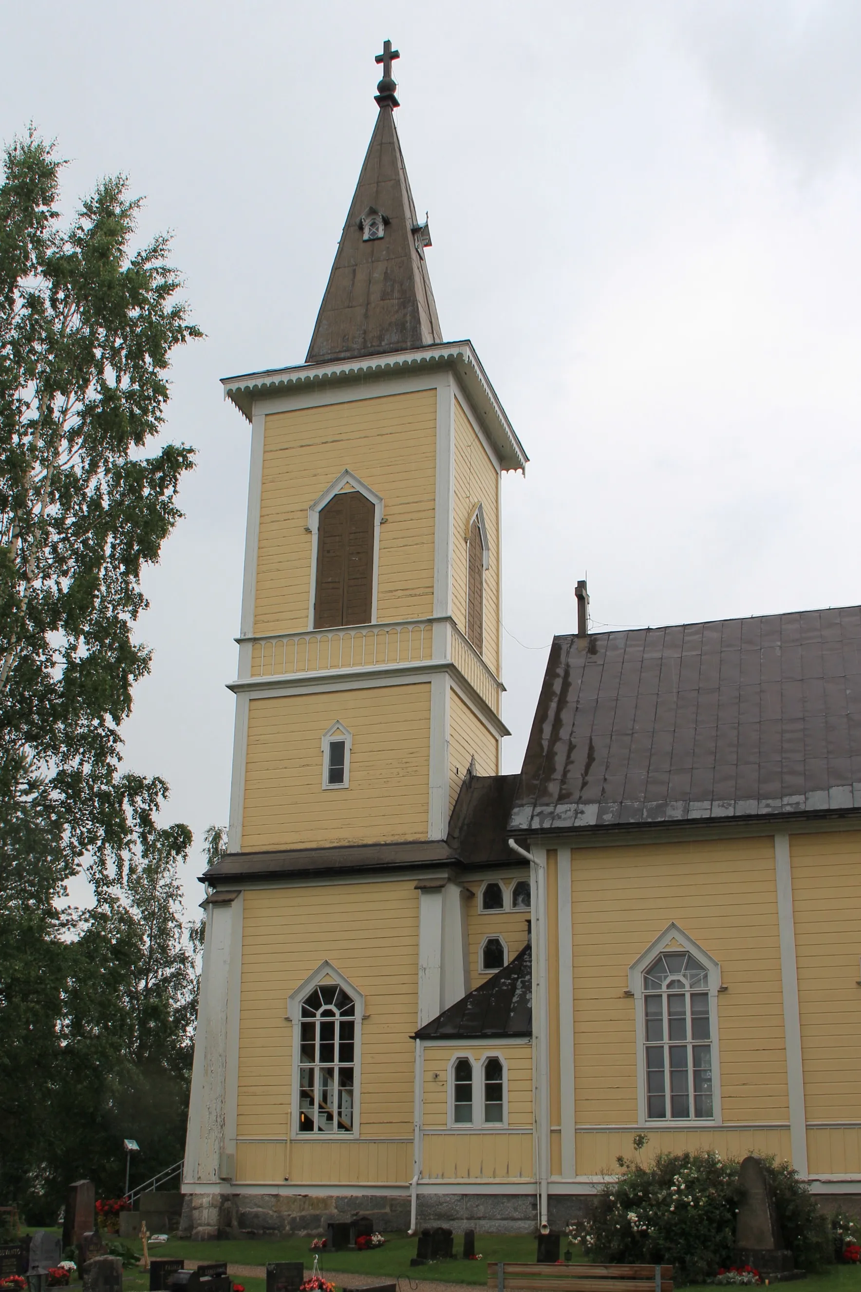 Photo showing: Nivala church, Nivala, Finland. - Seen from the military memorial.