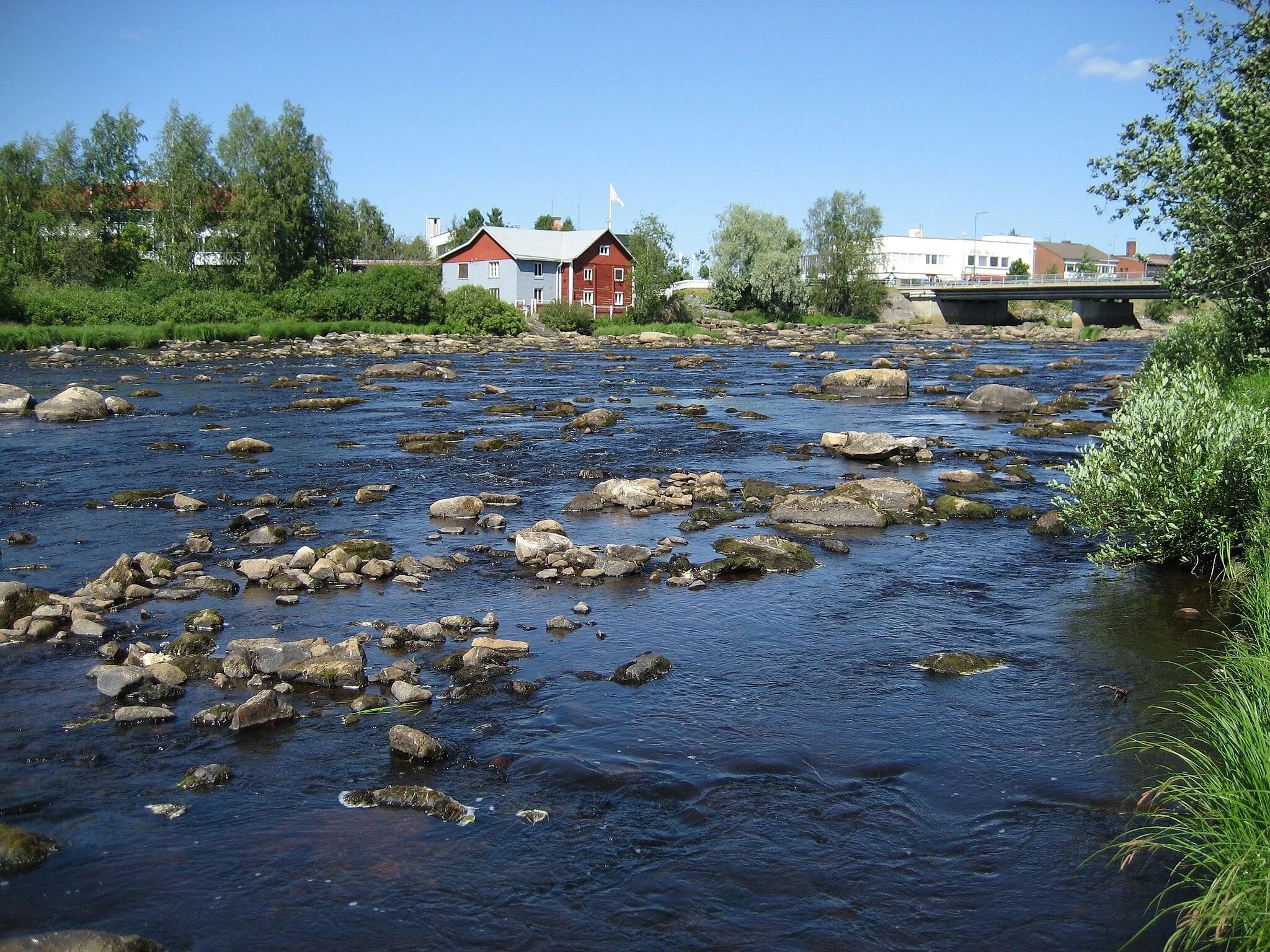 Photo showing: Rapids at Oulainen, Finland and the Oulainen Mill