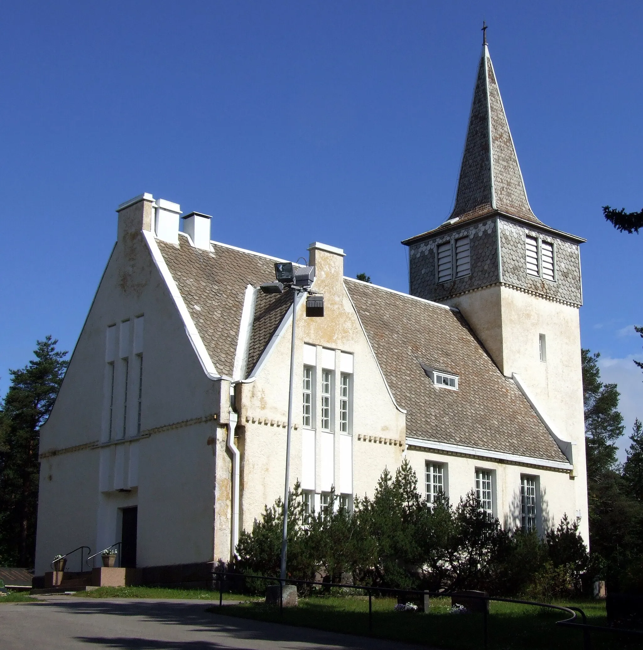 Photo showing: The church of Pattijoki in Raahe, Finland. The church was designed by architect Josef Stenbäck and completed in 1912.