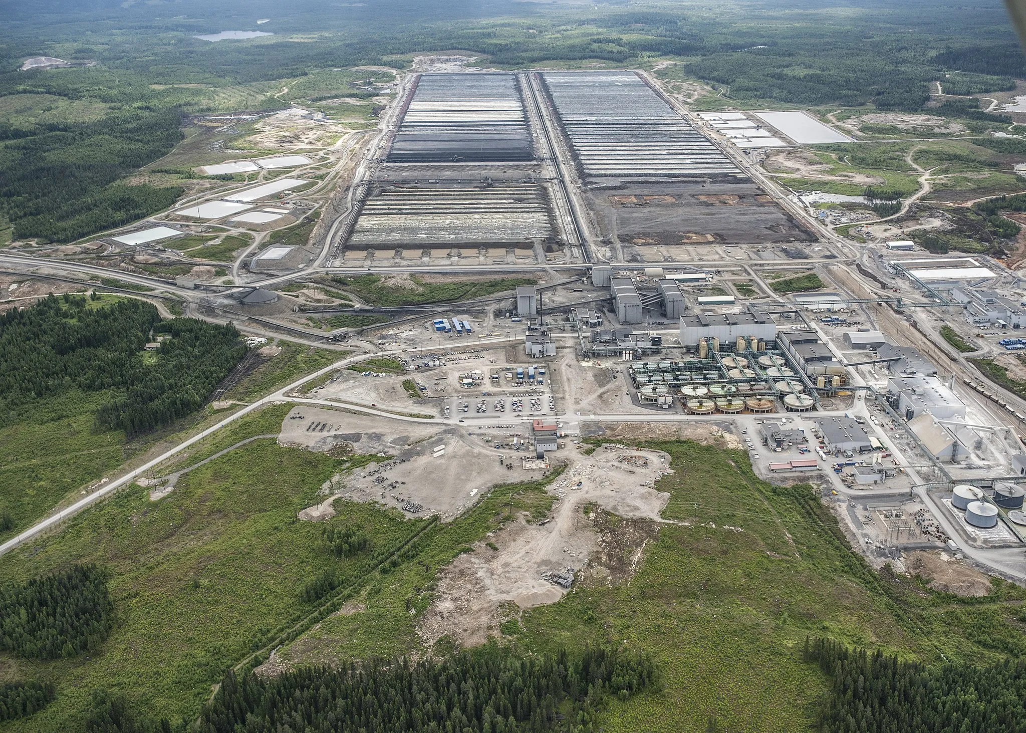 Photo showing: Aerial photograph of Talvivaara mine in Sotkamo, Finland. June 2013.