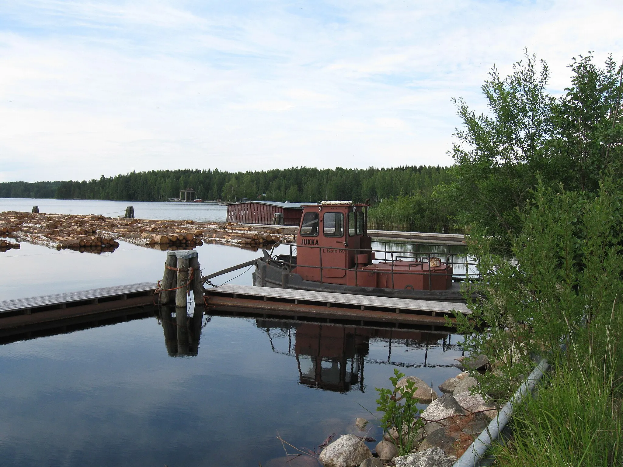 Photo showing: The Putikko harbour in Punkaharju, Finland, seen towards North.