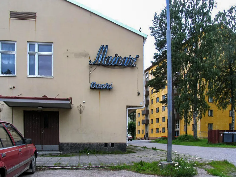 Photo showing: Otanmäki village, old bar