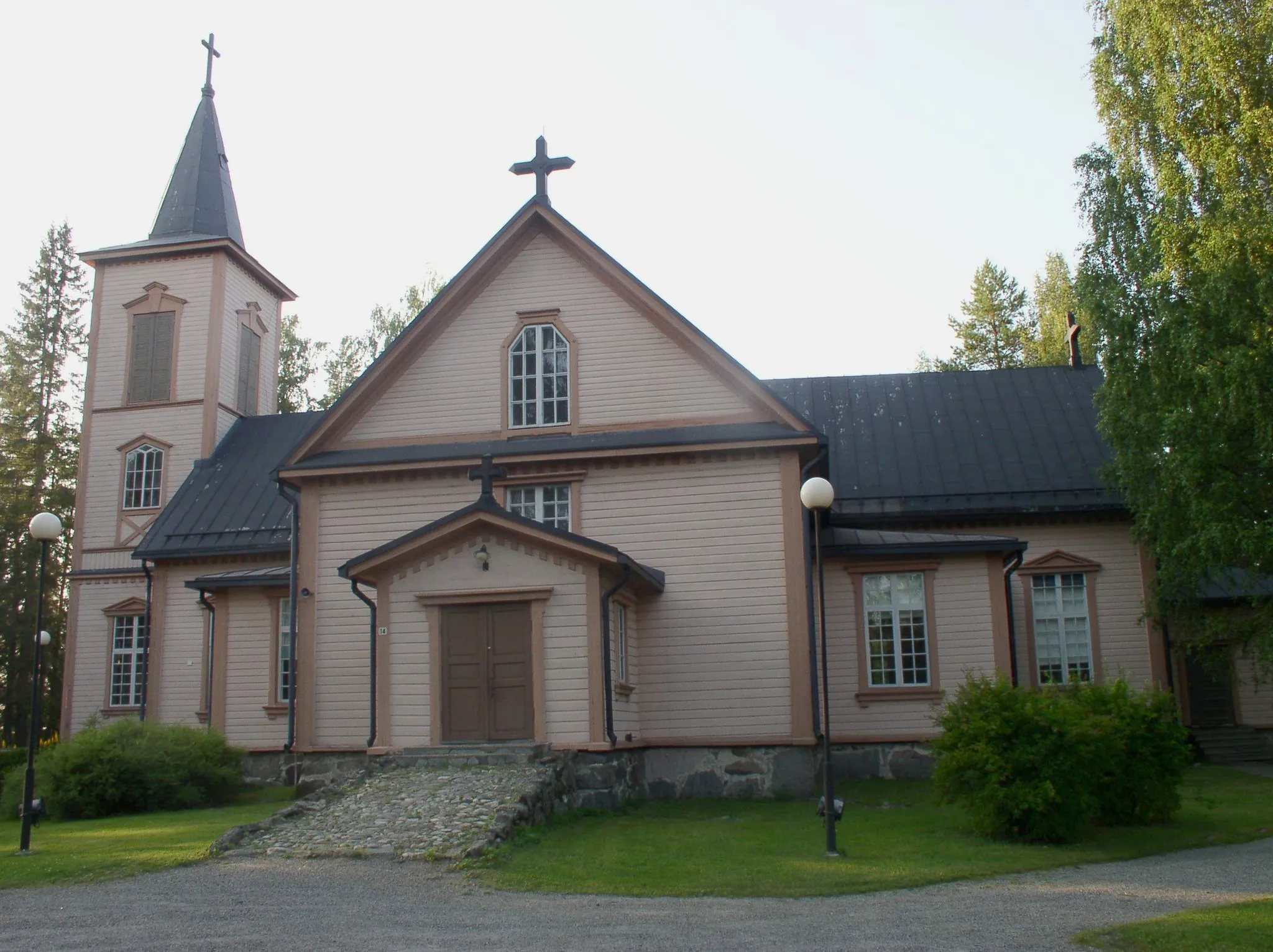 Photo showing: Anttola Church in Mikkeli, Finland. The church was built in Juva in 1729, and moved to its present location in 1870.