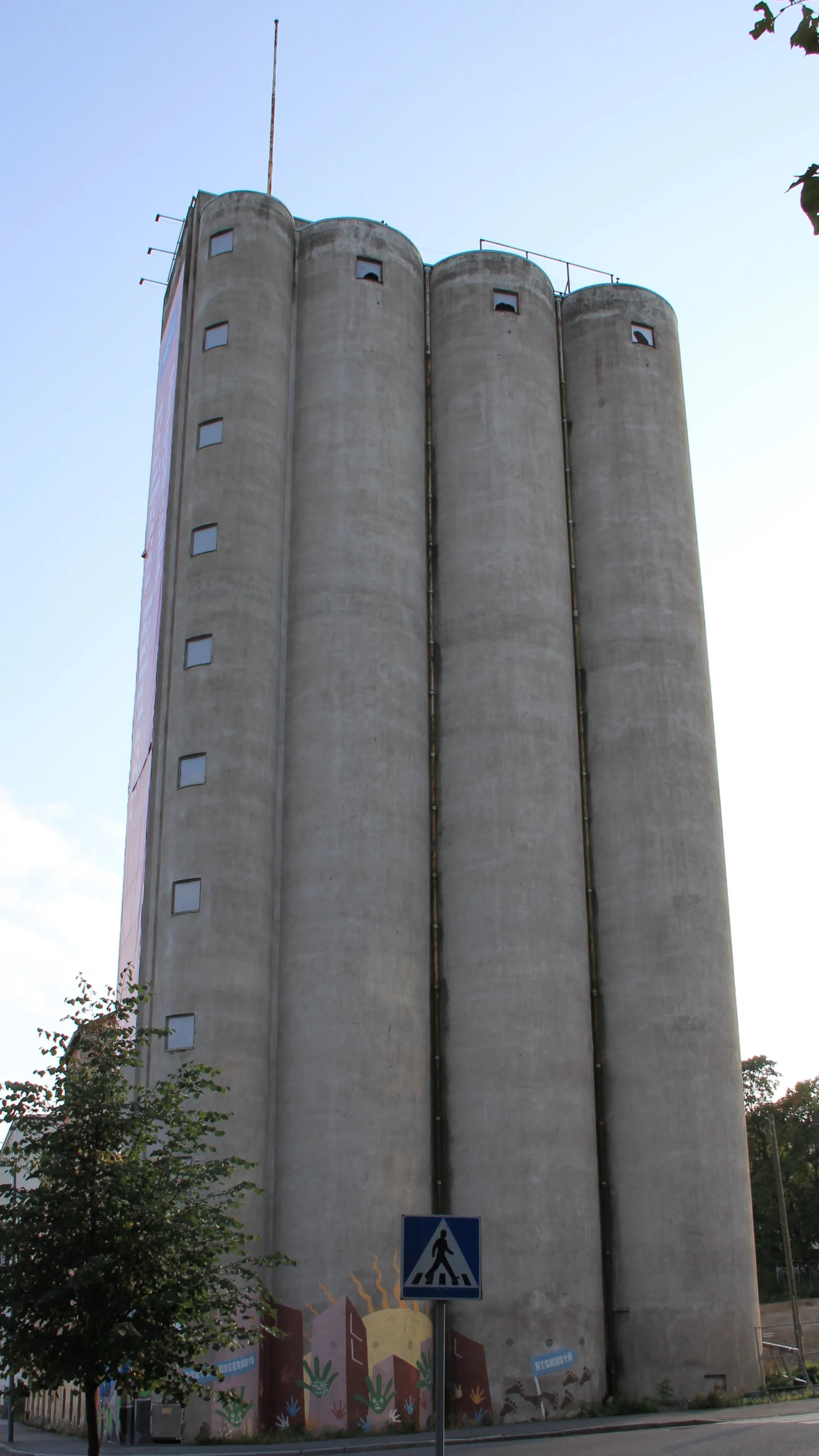 Photo showing: Former grain silos of a mill in Mikkeli, Finland.