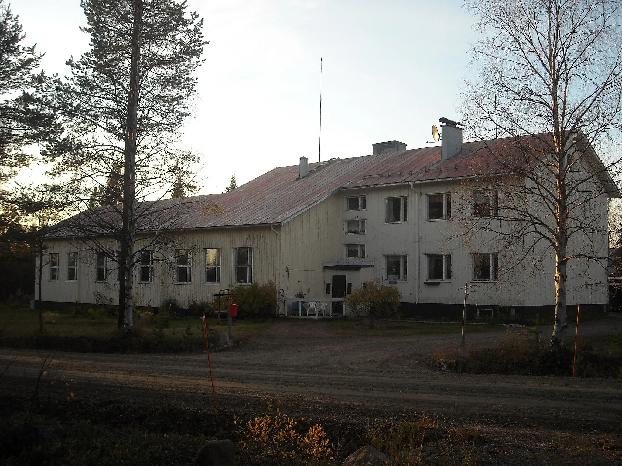 Photo showing: Former Venetti School in Kolari, Finland. The building was built in 1953, and the school was closed in 1988.