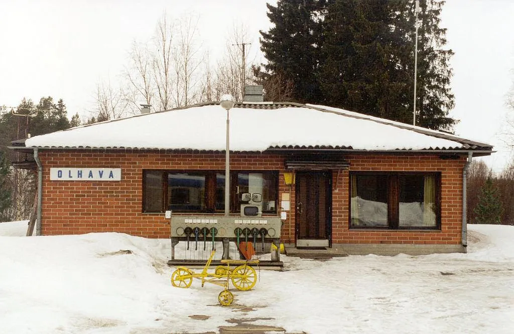 Photo showing: Former Olhava railway station (Ii municipality) on the Oulu–Tornio main line, Finland. The station was closed in 2003 when a new station called Myllykangas was opened.