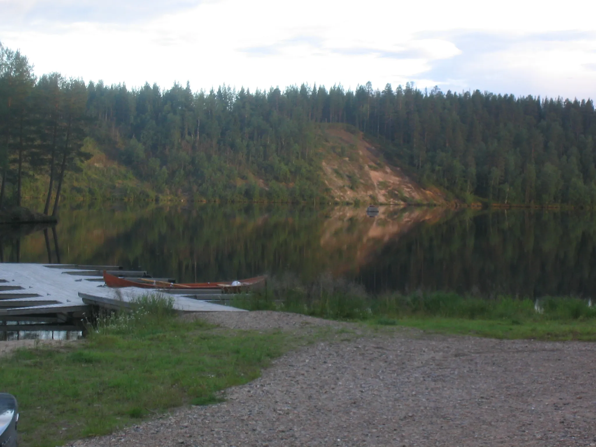 Photo showing: View on the river Kemijoki at Vanttauskoski boat bay.