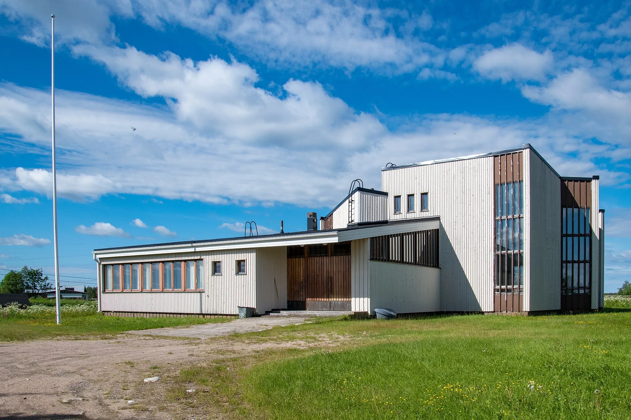 Photo showing: The Hautajärvi border crossing church, built in 1963, belongs to the Salla congregation.