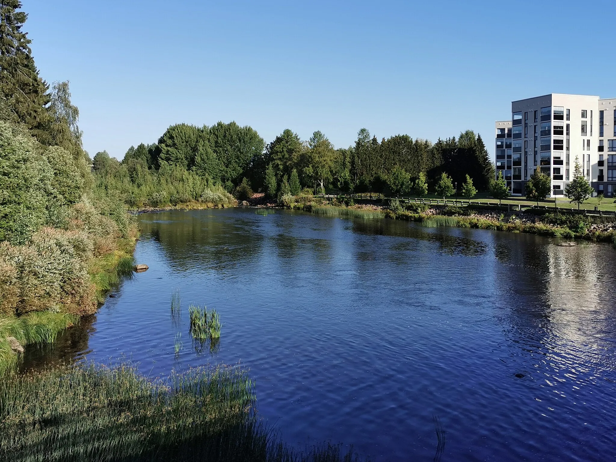 Photo showing: The Kaljoki river in the centre of Ylivieska, Finland.