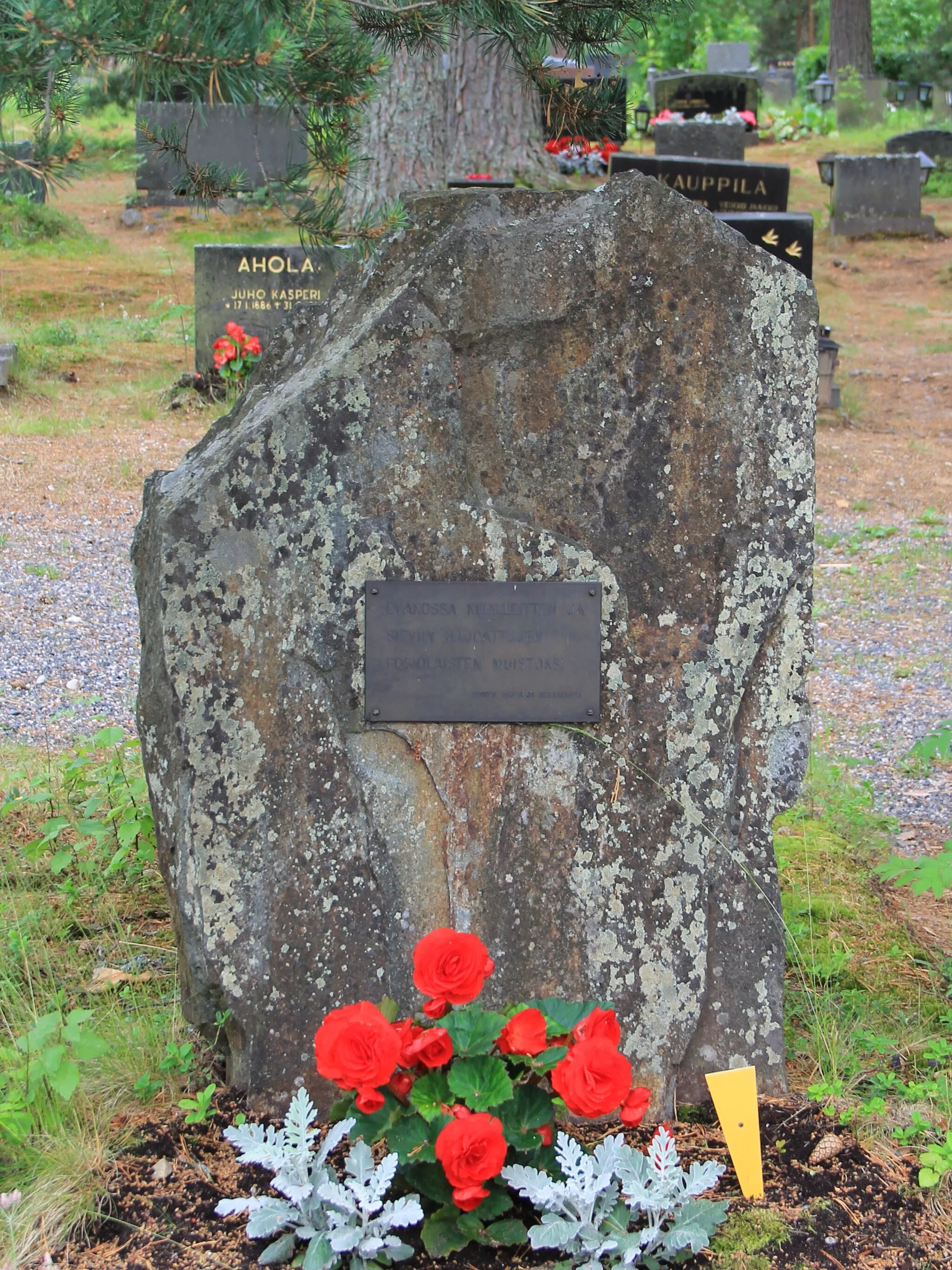 Photo showing: Memorial to residents of Posio who died during evacuation in Sievi, Sievi roadside cemetery (Tiepuolihautausmaa), Sievi, Finland.