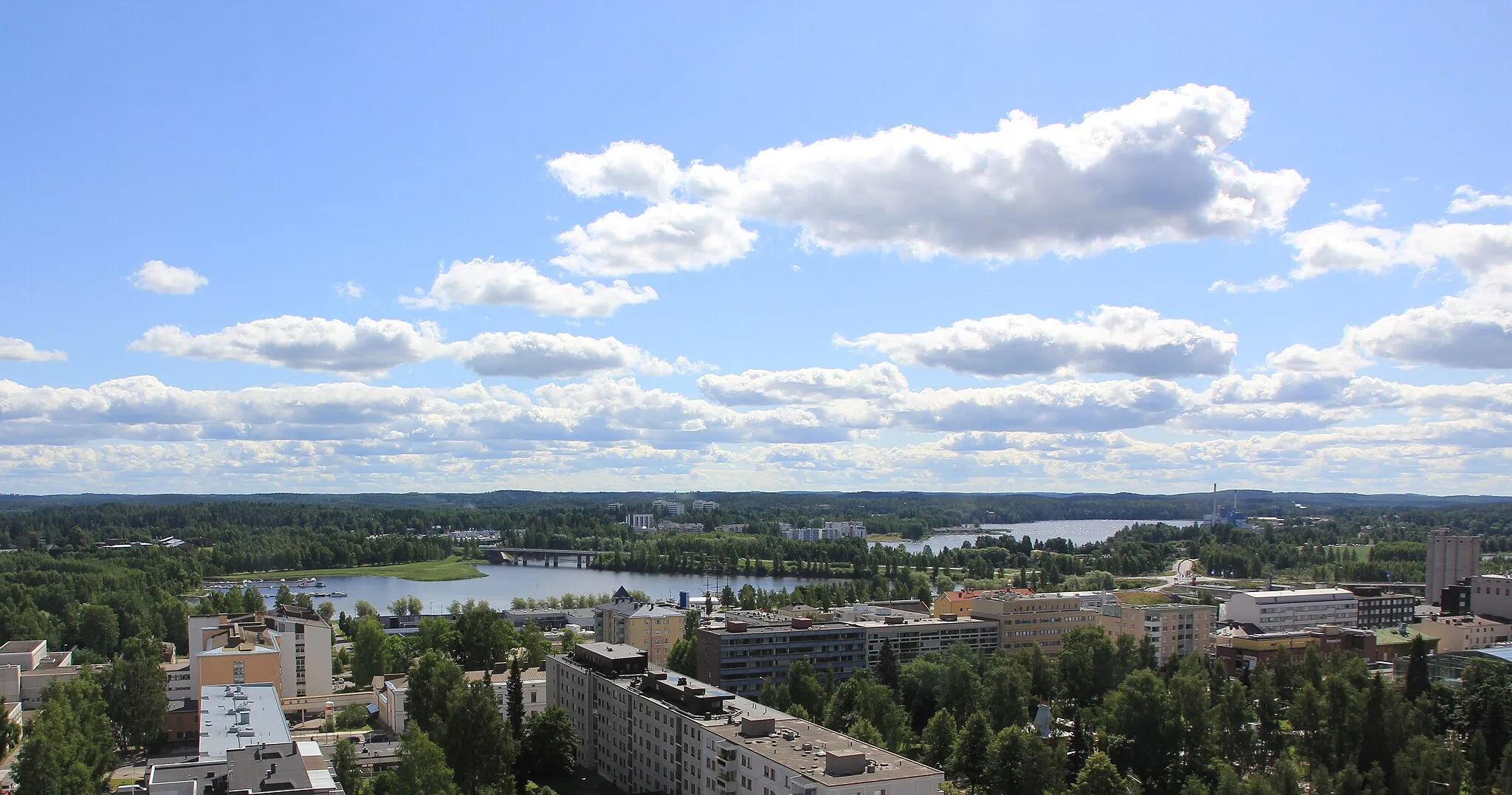 Photo showing: Savilahti bay of lake Saimaa in Mikkeli photographed from Naisvuori water tower.