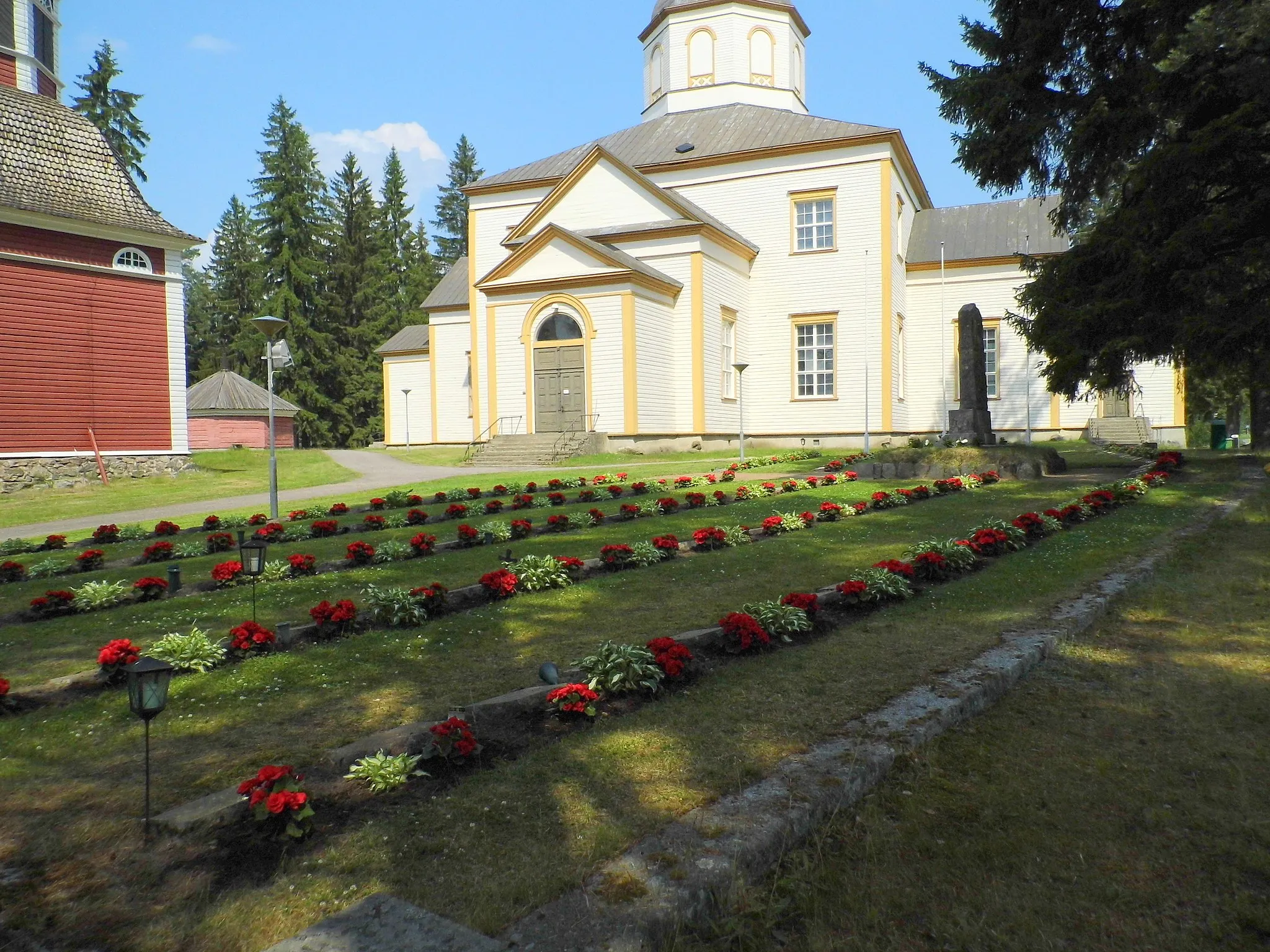 Photo showing: Military cemetary at church in Sulkava, Finland