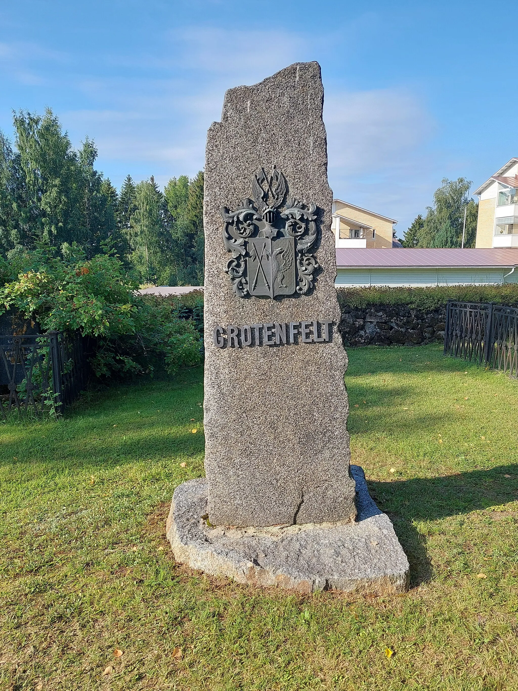 Photo showing: Grave of Grotenfelt family