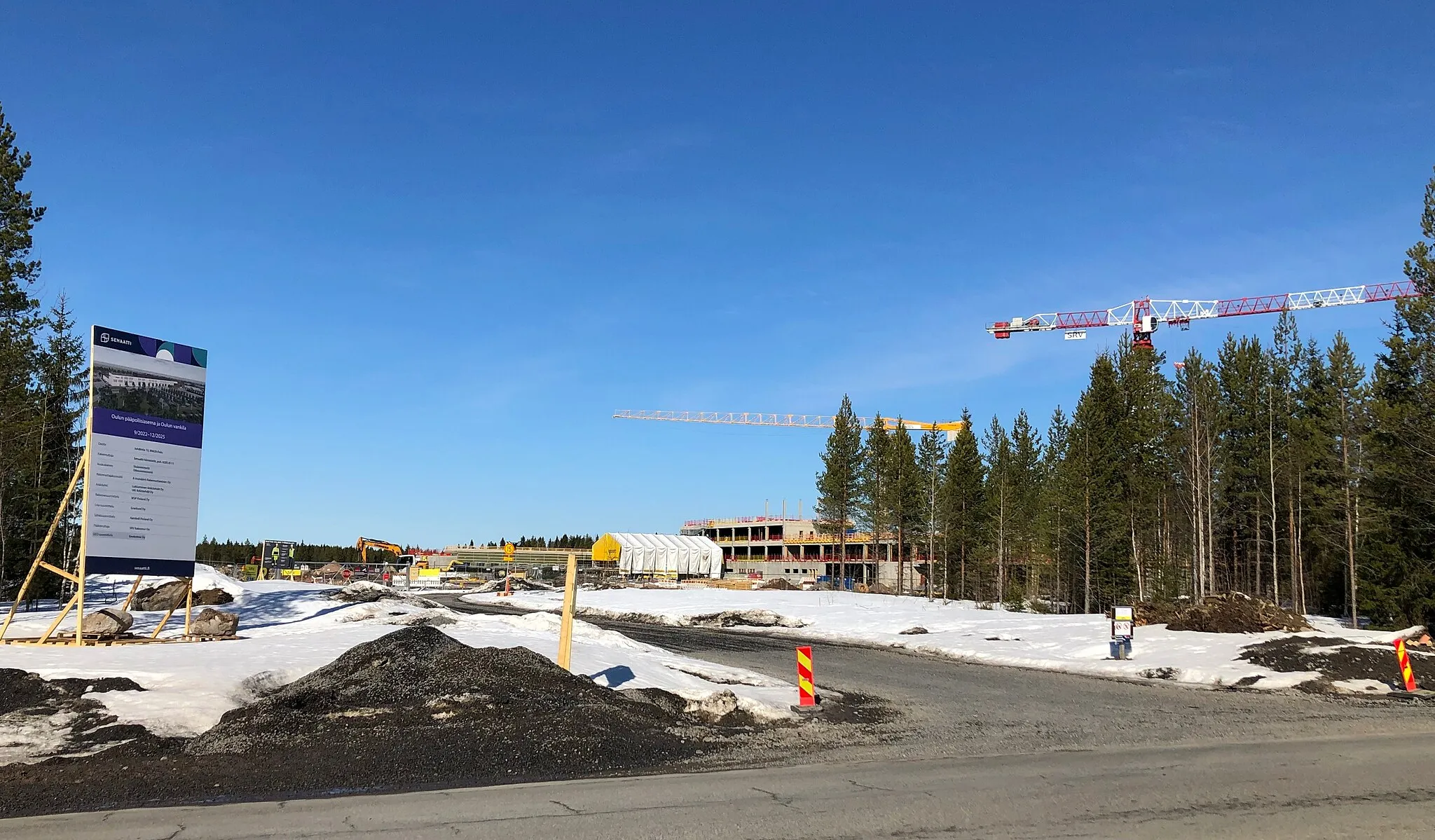 Photo showing: Oulun uutta pääpoliisiasemaa ja vankilaa rakennetaan Ruskonselällä huhtikuussa 2023.
