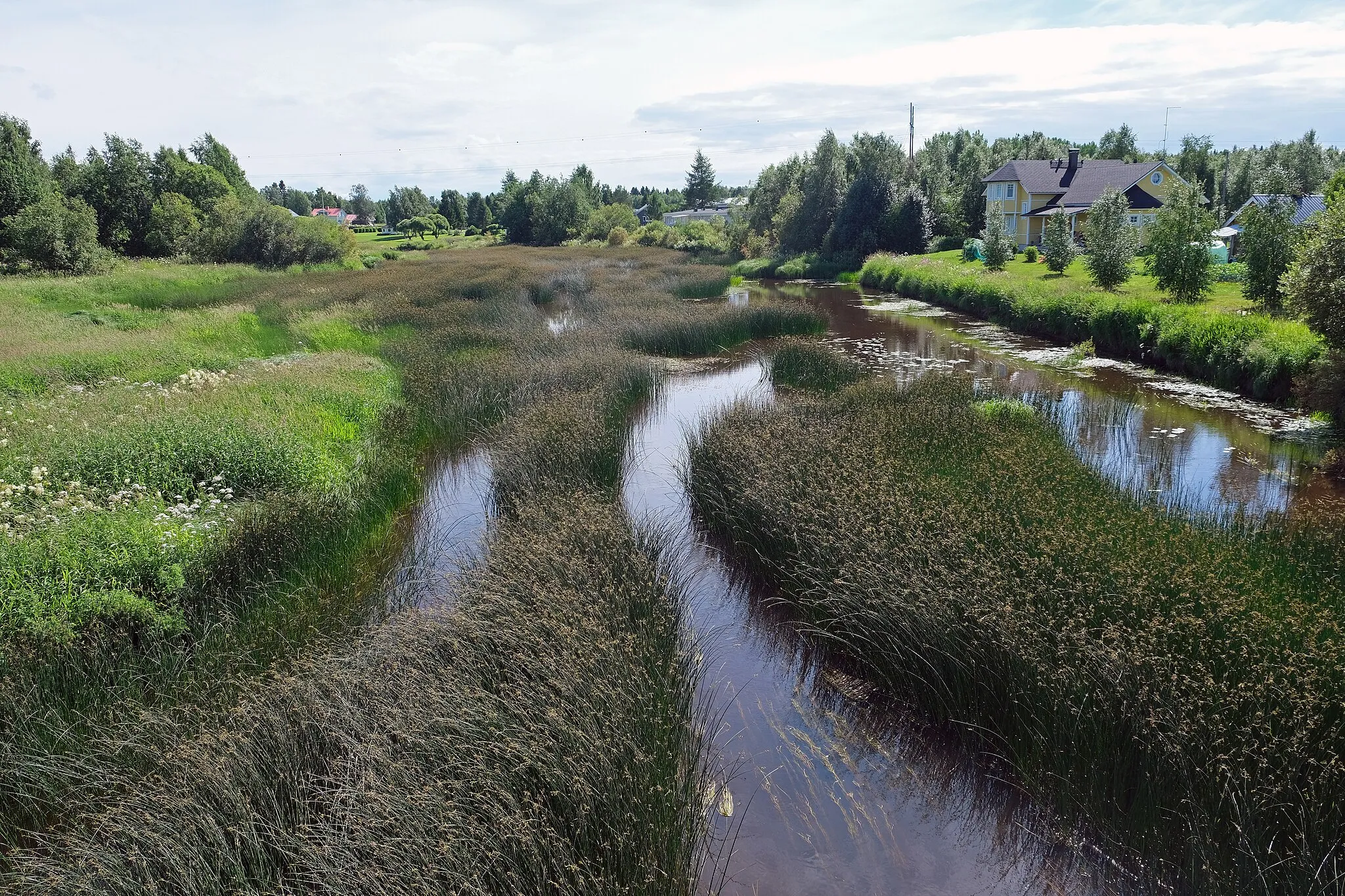 Photo showing: River Kaakamojoki seen from national road 921 in Yli-Kaakamo.