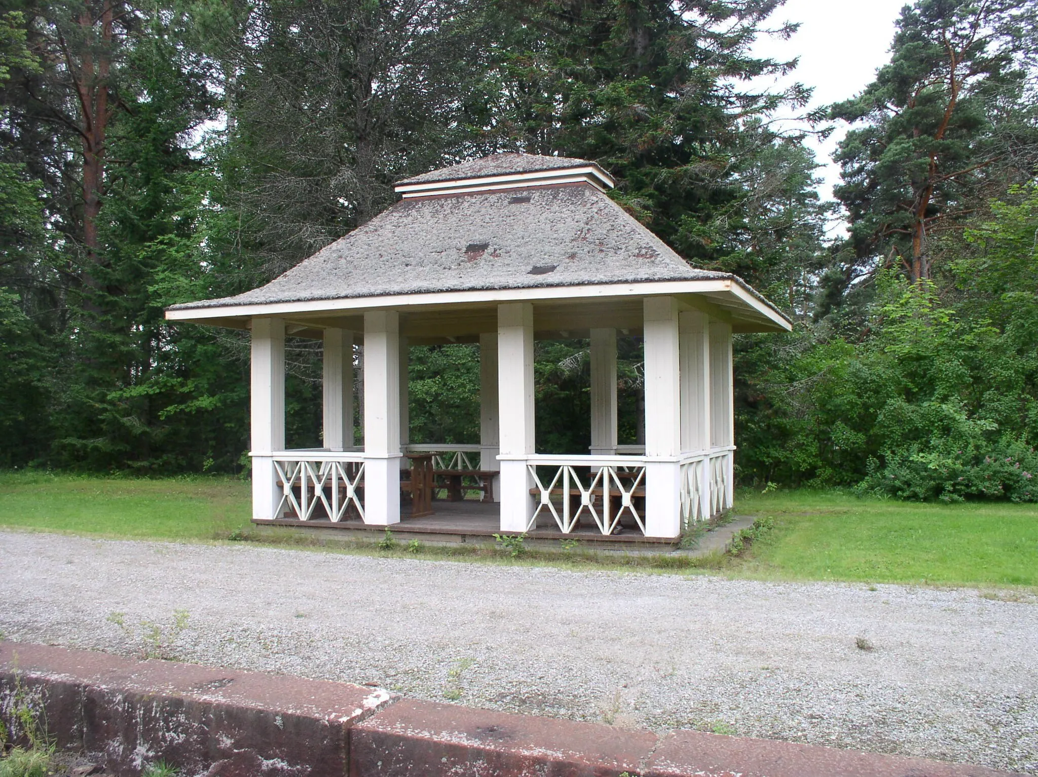 Photo showing: Lusto railway station, Punkaharju, Finland, pavilion for passangers