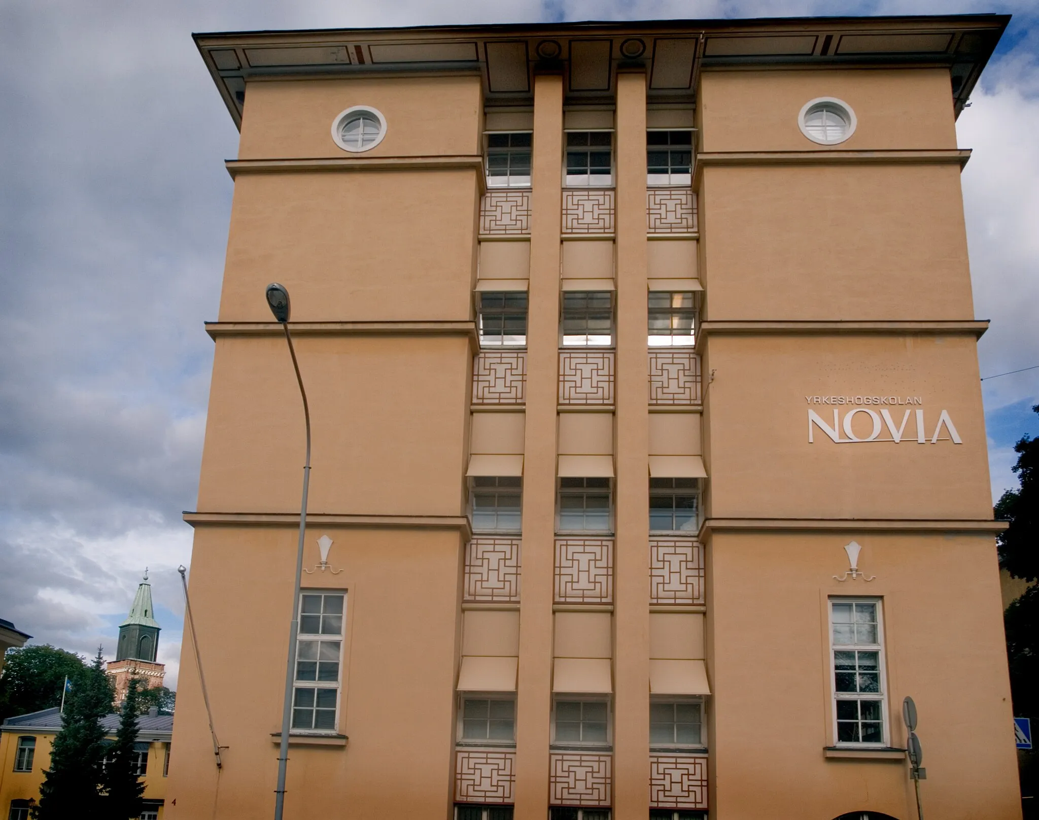 Photo showing: Swedish-language Novia University of Applied Sciences located in the old Rettig tobacco factory, Turku, Finland. Architect Albert Richardtson 1927–1929.