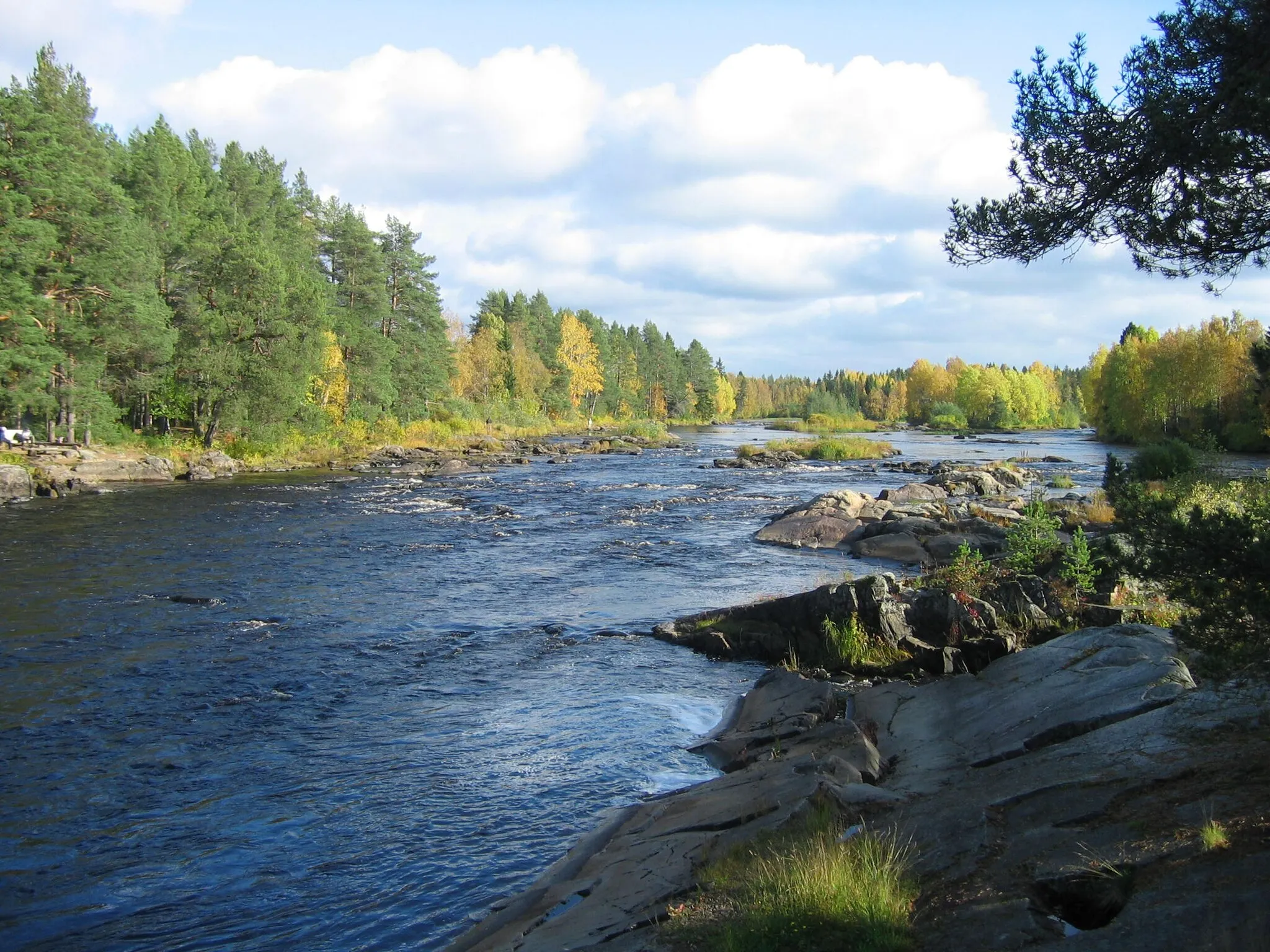 Photo showing: The Koitelinkoski rapids of Kiiminginjoki in Kiiminki, Finland.