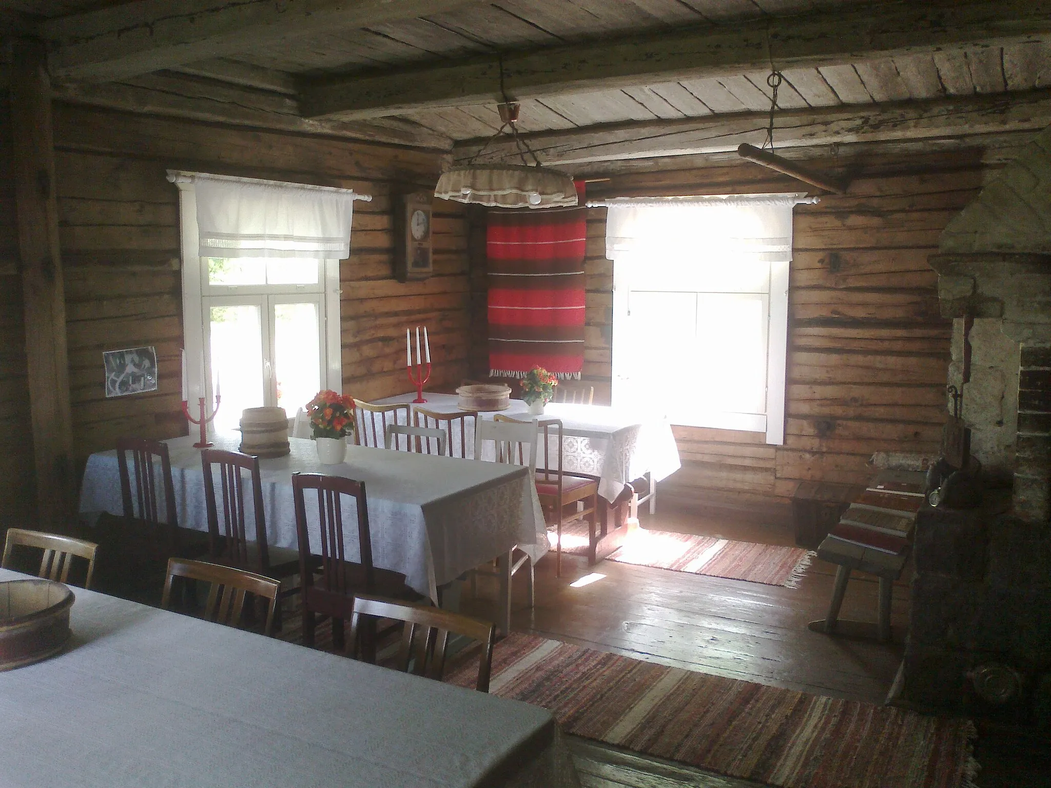 Photo showing: The oldest part of the Kalapuro House is the main room from the 1800's.