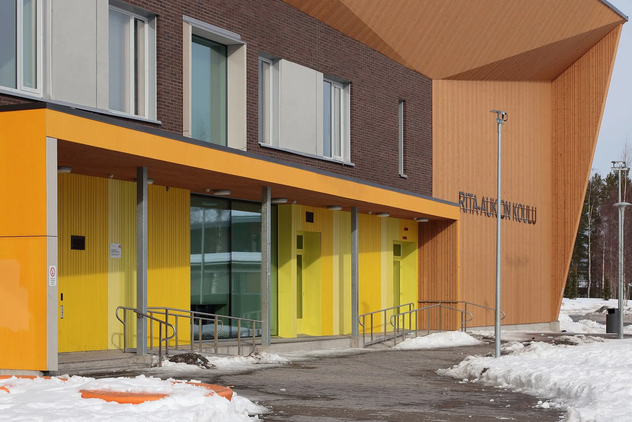 Photo showing: The Rita-aukio School in the Ritaharhu district of Oulu.