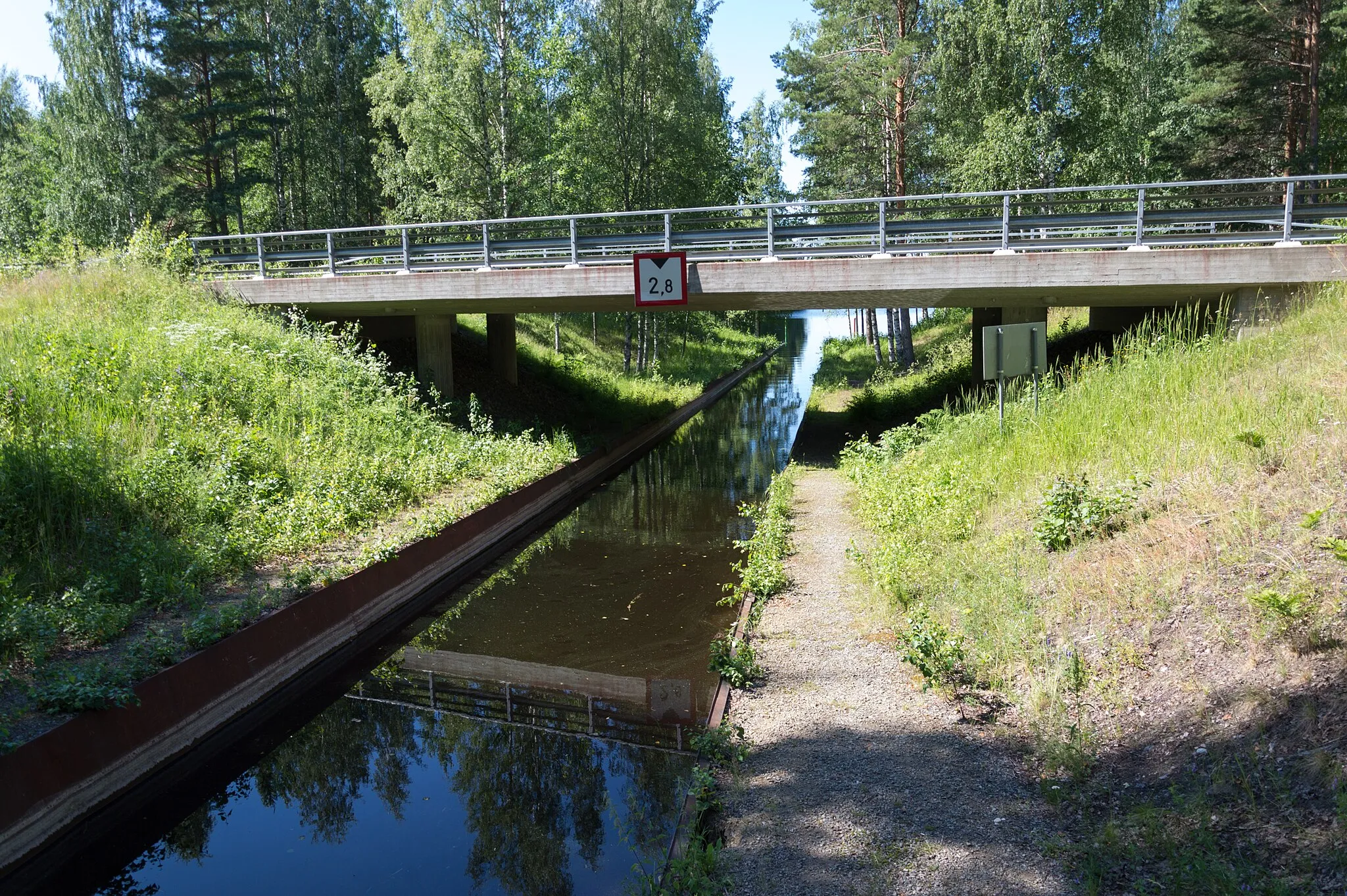 Photo showing: Seututie 491 ylittää Pyhäkosken kanava Mantyharjulla