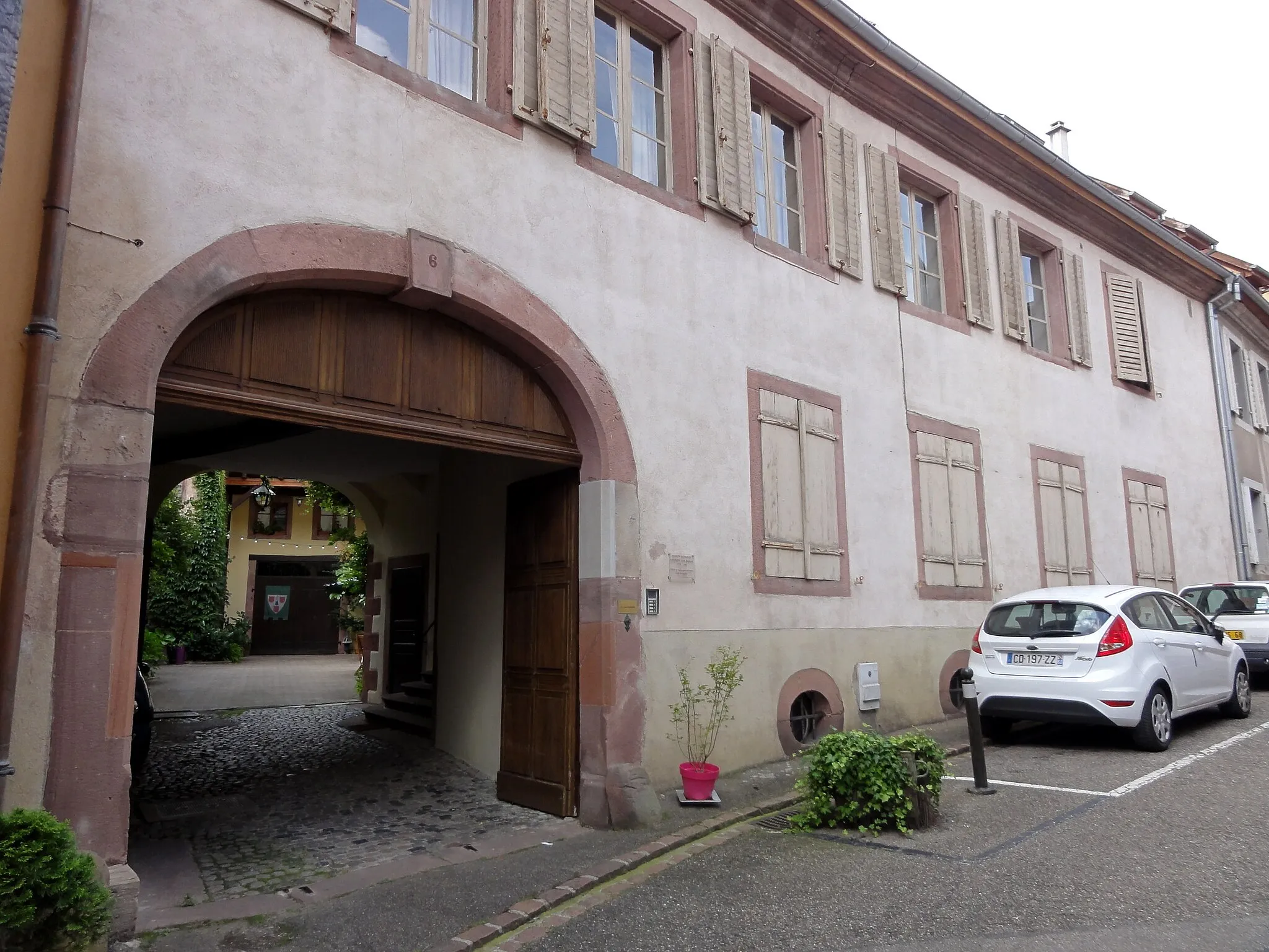 Photo showing: This building is indexed in the base Mérimée, a database of architectural heritage maintained by the French Ministry of Culture, under the reference IA68007038 .