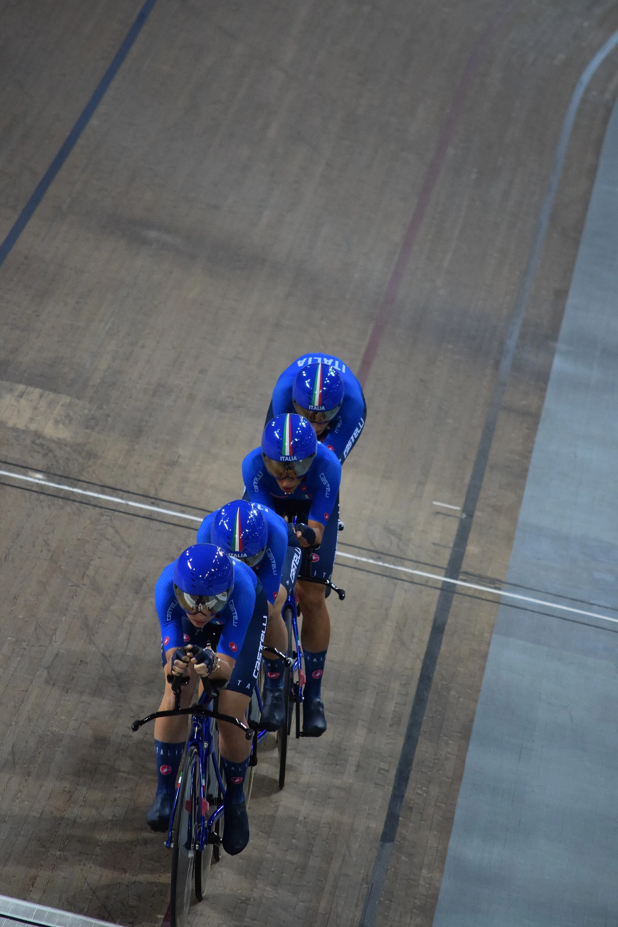 Photo showing: 2022 track cycling world championships
team pursuit women