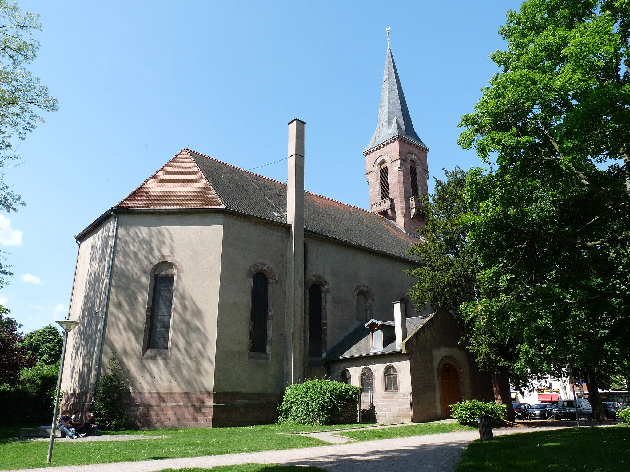 Photo showing: Eglise protestante de la Robertsau (Strasbourg), vue depuis le parc de la Petite Orangerie