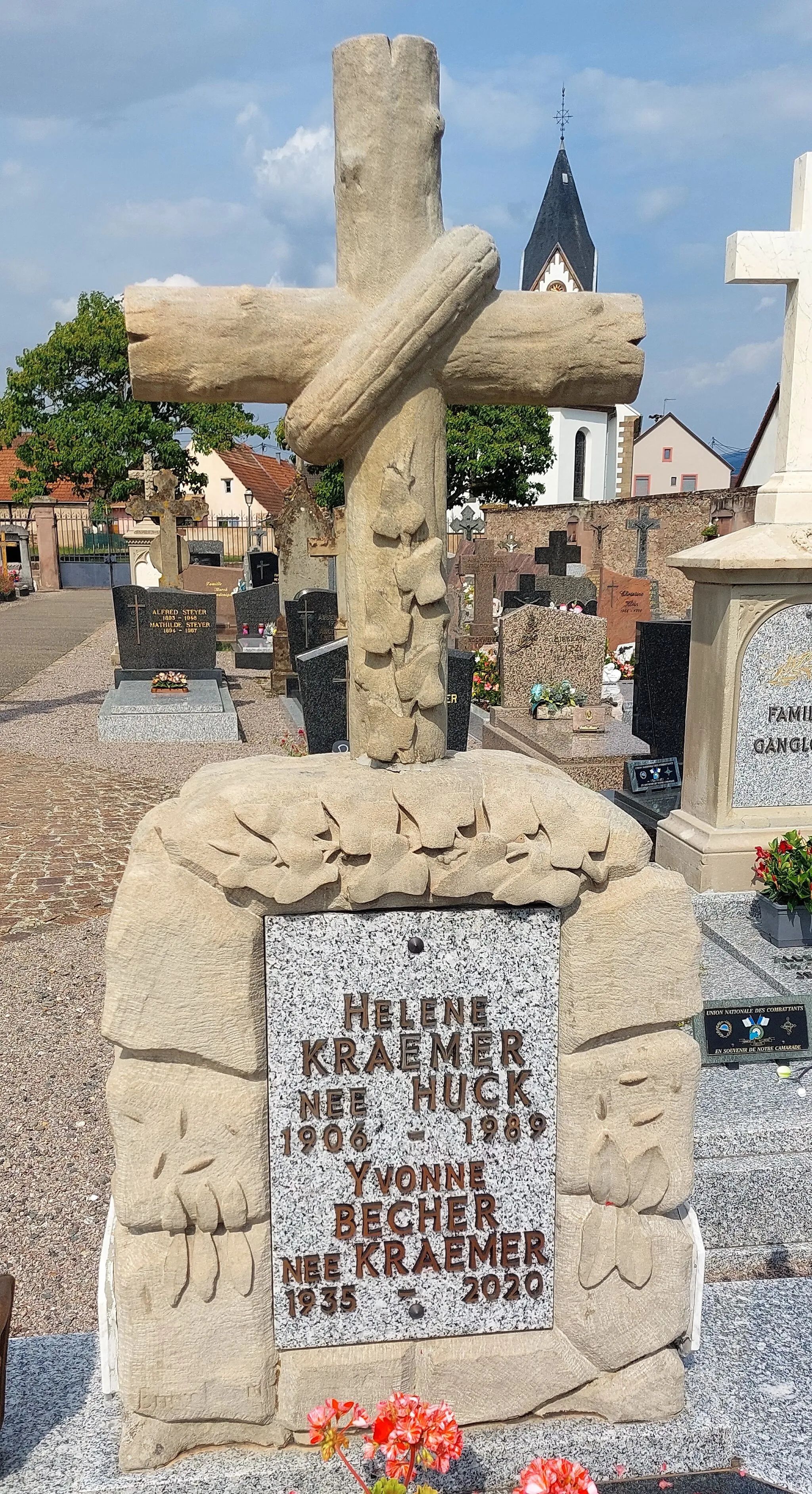 Photo showing: Ancienne pierre tombale du cimetière de Gresswiller