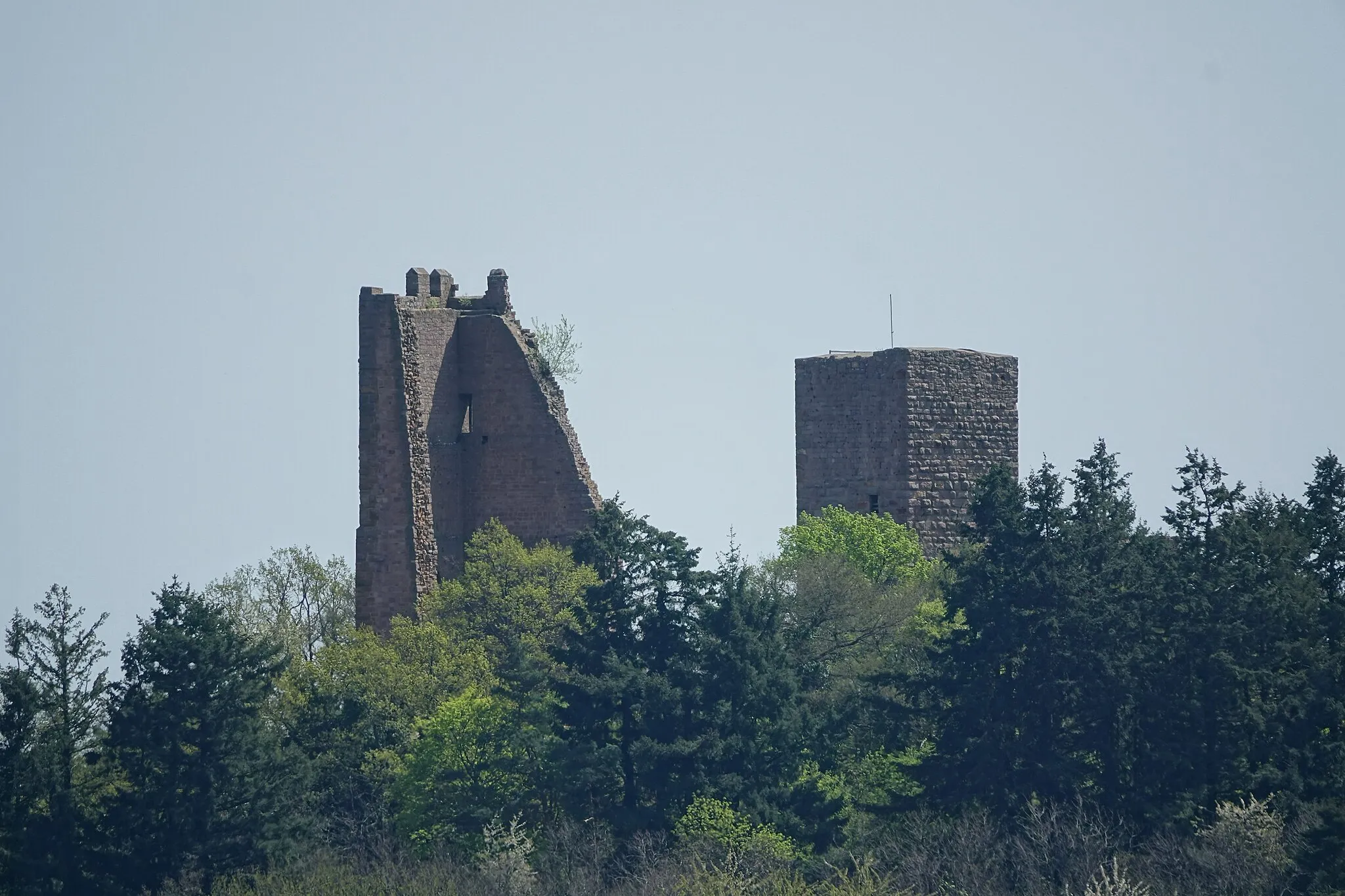 Photo showing: Châteaux de Dagsbourg à Eguisheim et de Wahlenbourg à Husseren-les-Châteaux (Haut-Rhin, France).