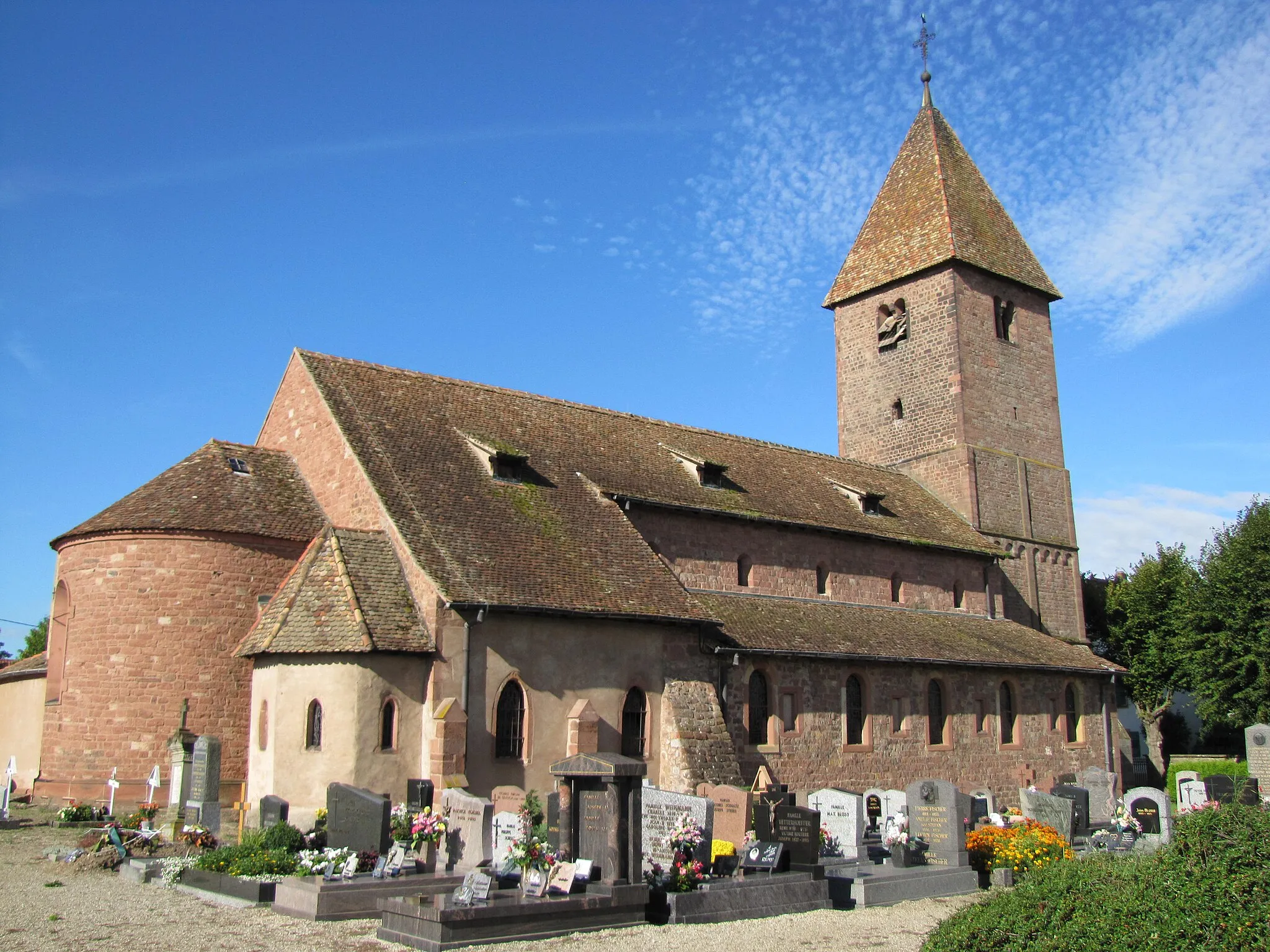 Photo showing: Alsace, Bas-Rhin, Wissembourg, Église Saint-Ulrich d'Altenstadt (PA00085244, IA67008249).