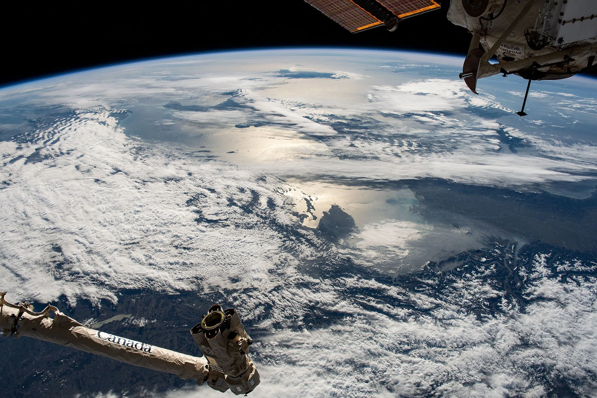 Photo showing: View of Earth taken during ISS Expedition 62.