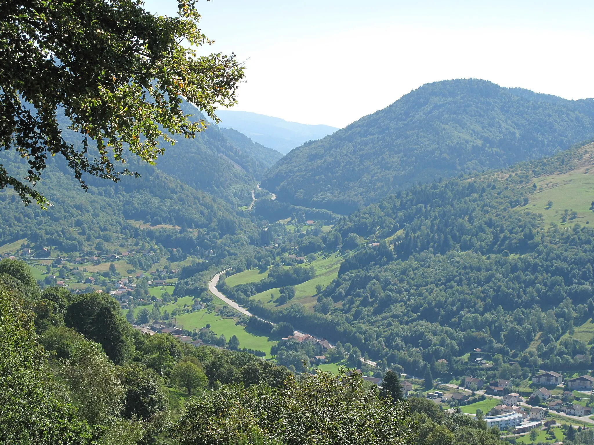 Photo showing: The col de Bussang seen from the heights of Bussang (Vosges, France).