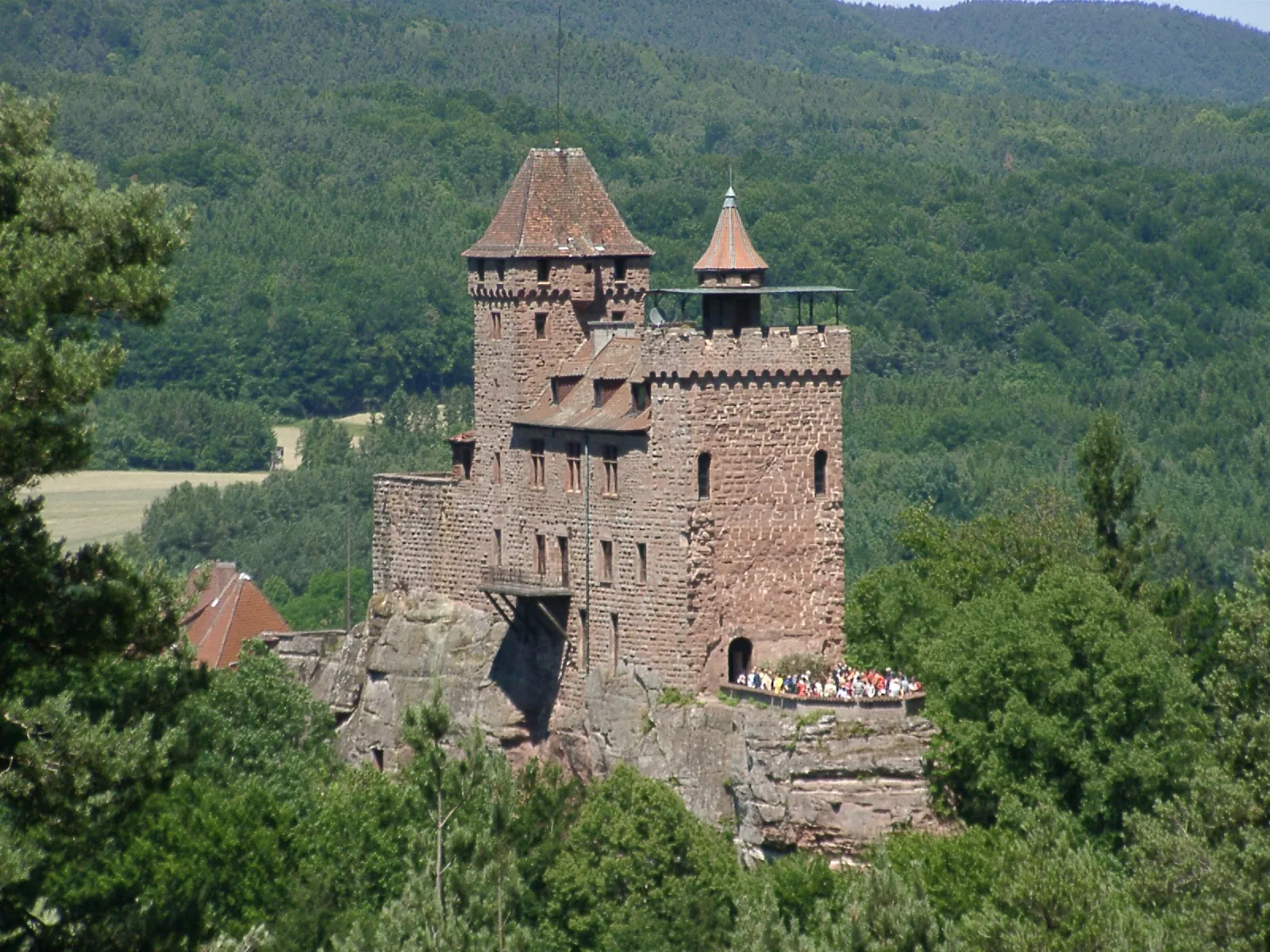 Photo showing: Burg Berwartstein von der Vorburg Klein-Frankfreich aus gesehen.