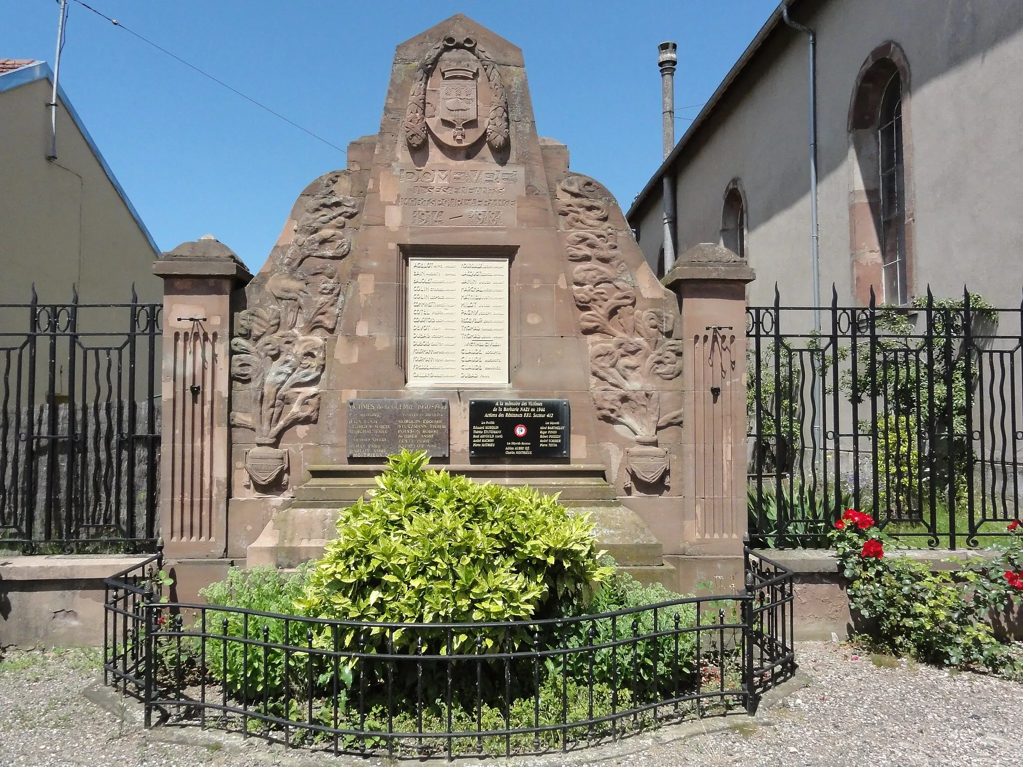 Photo showing: Domèvre-sur-Vezouze (M-et-M) monument aux morts
