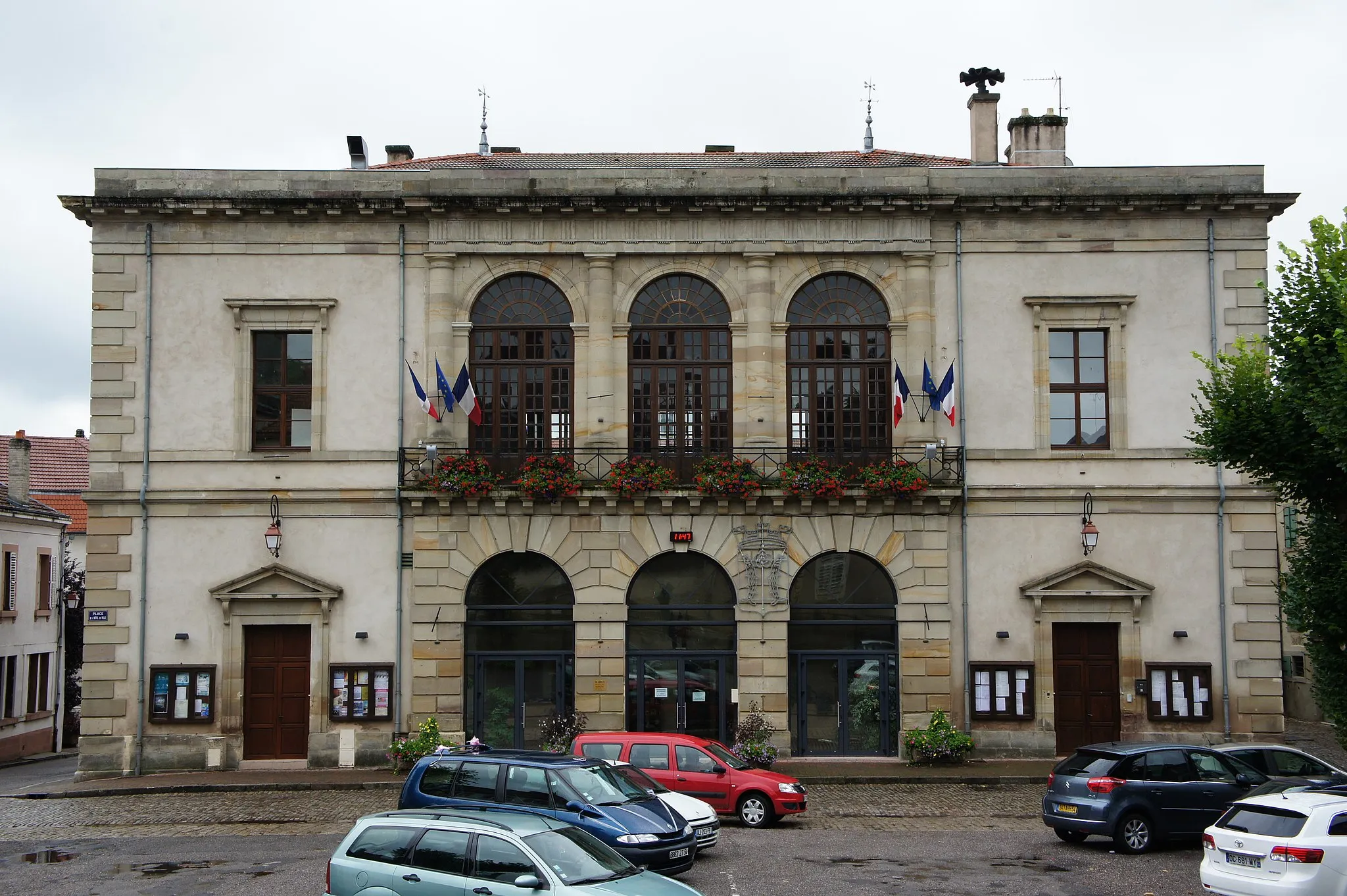 Photo showing: Town hall of Blâmont, Lorraine, France.
