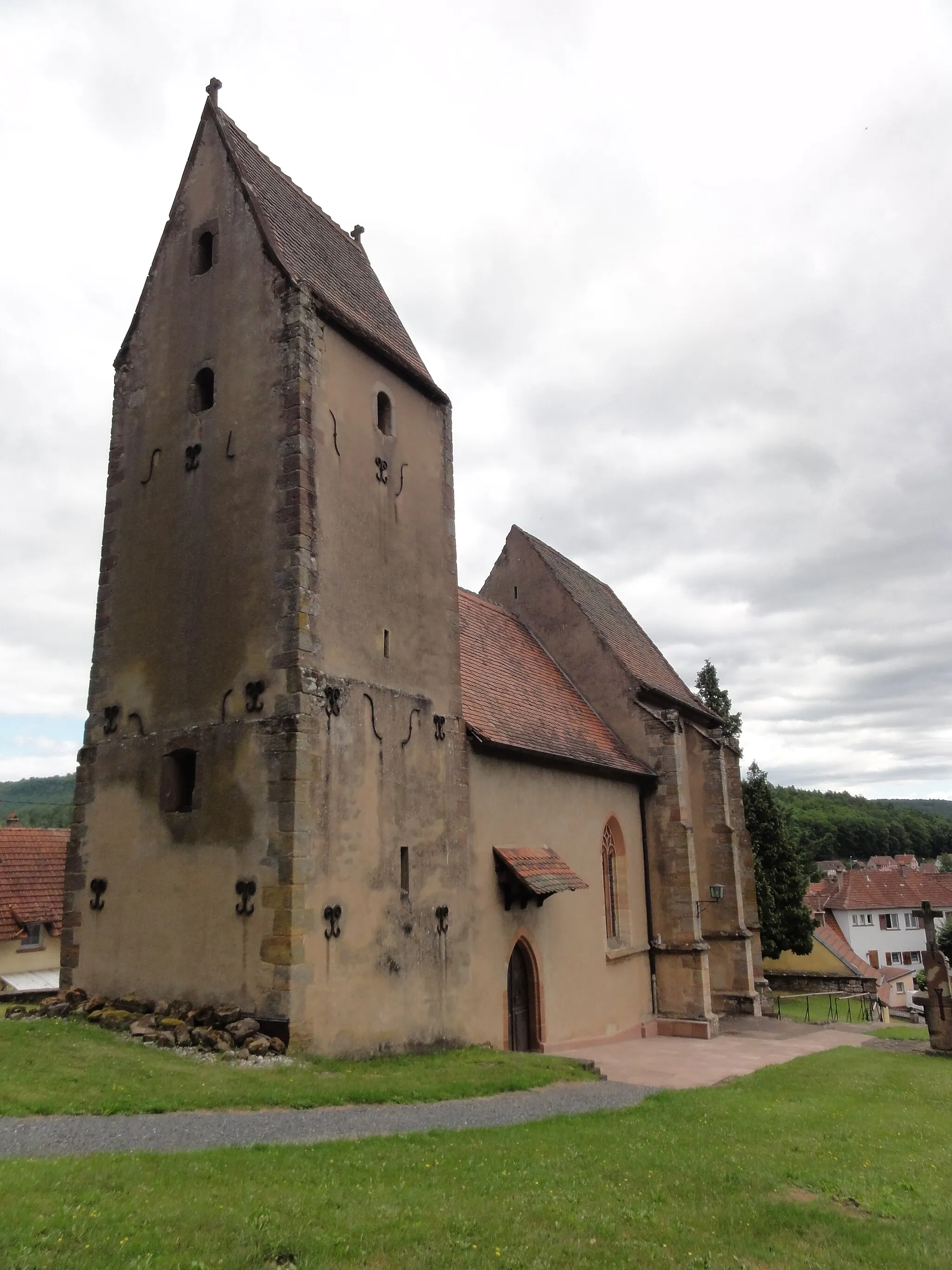 Photo showing: This building is classé au titre des monuments historiques de la France. It is indexed in the base Mérimée, a database of architectural heritage maintained by the French Ministry of Culture, under the references PA00084900 and IA67006478 .