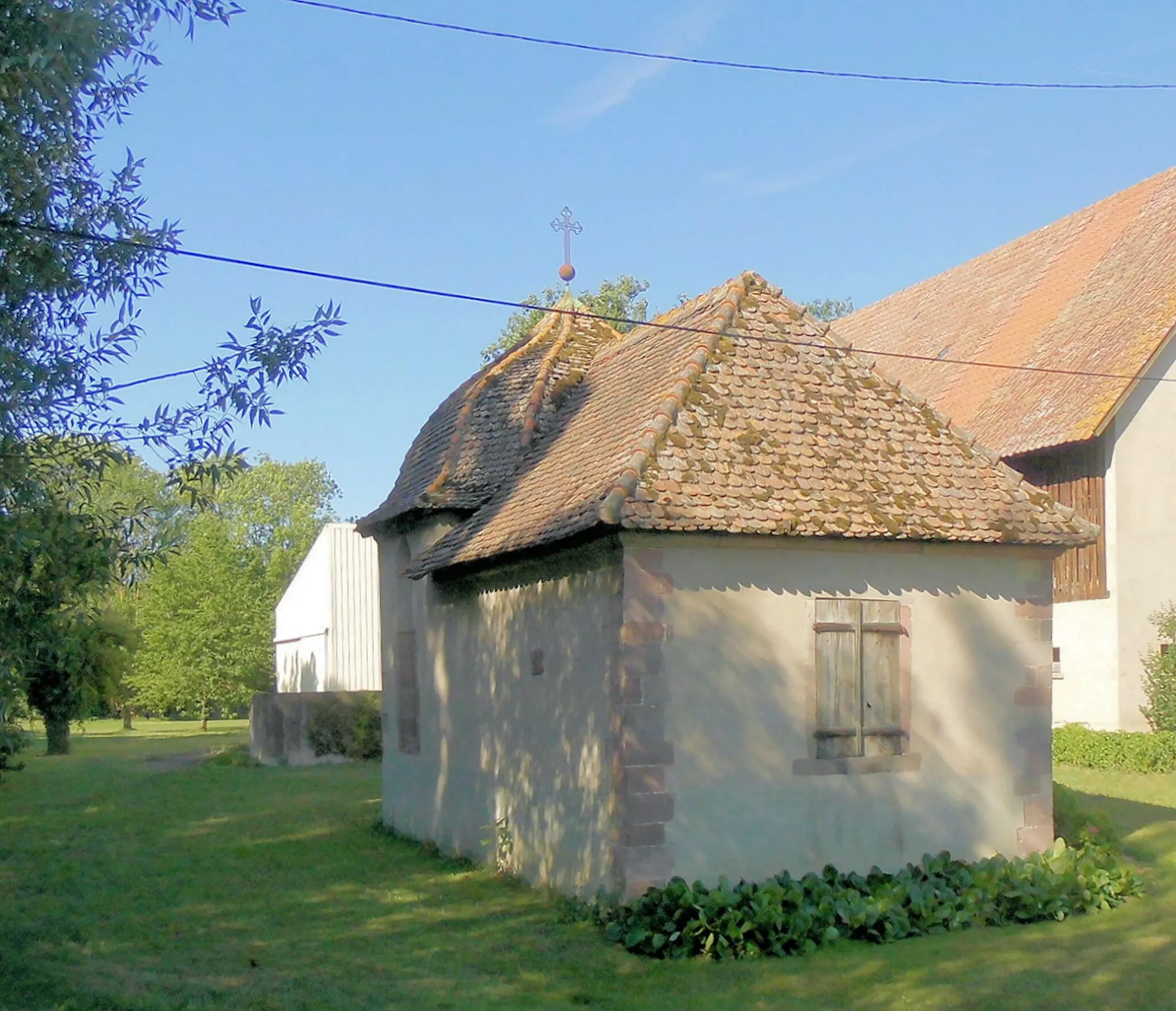 Photo showing: La chapelle à Schnellenbuhl, commune de Mussig, côté nord-est