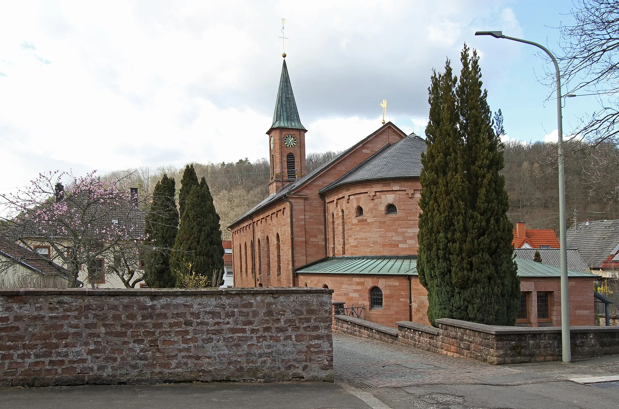 Photo showing: Church of Saint Pirmin in Eppenbrunn.