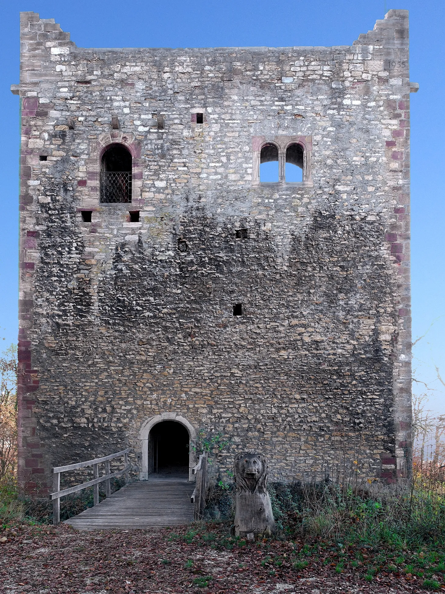 Photo showing: Eingang zu der mittleren Ruine Wartenberg in Muttenz