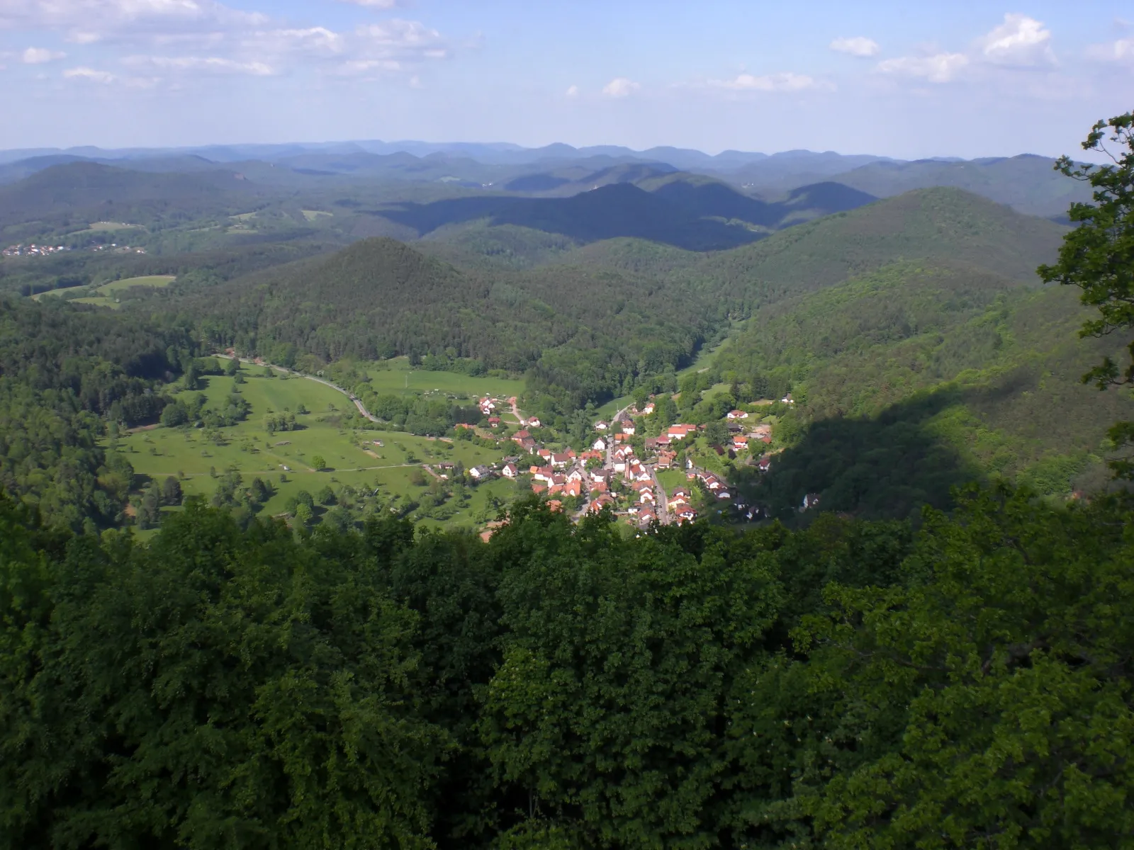 Photo showing: Blick auf Nothweiler von Hohenburg aus