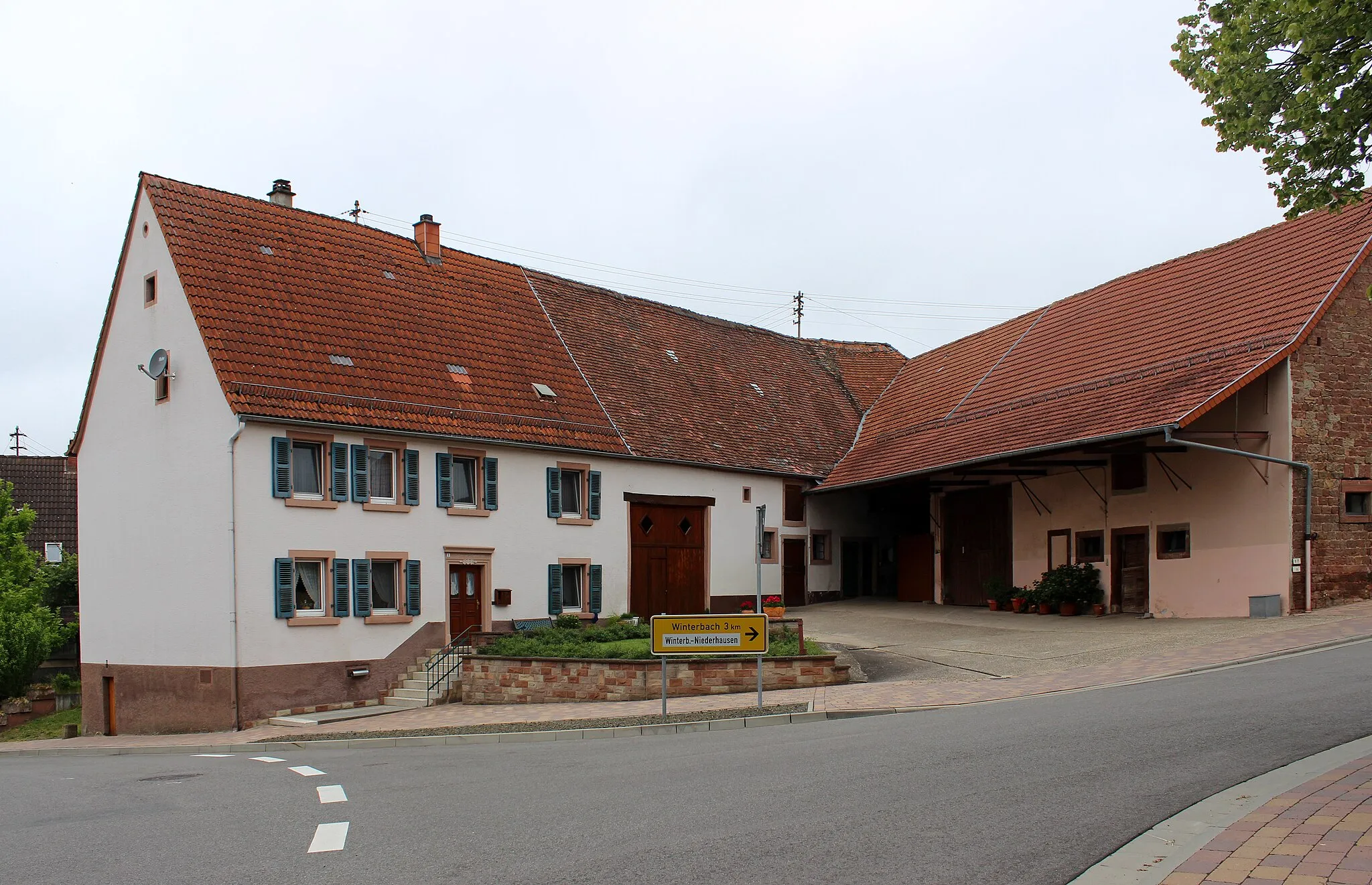 Photo showing: Denkmalgeschütztes Quereinhaus in Battweiler, Verbandsgemeinde Zweibrücken-Land, Landkreis Südwestpfalz, Rheinland-Pfalz